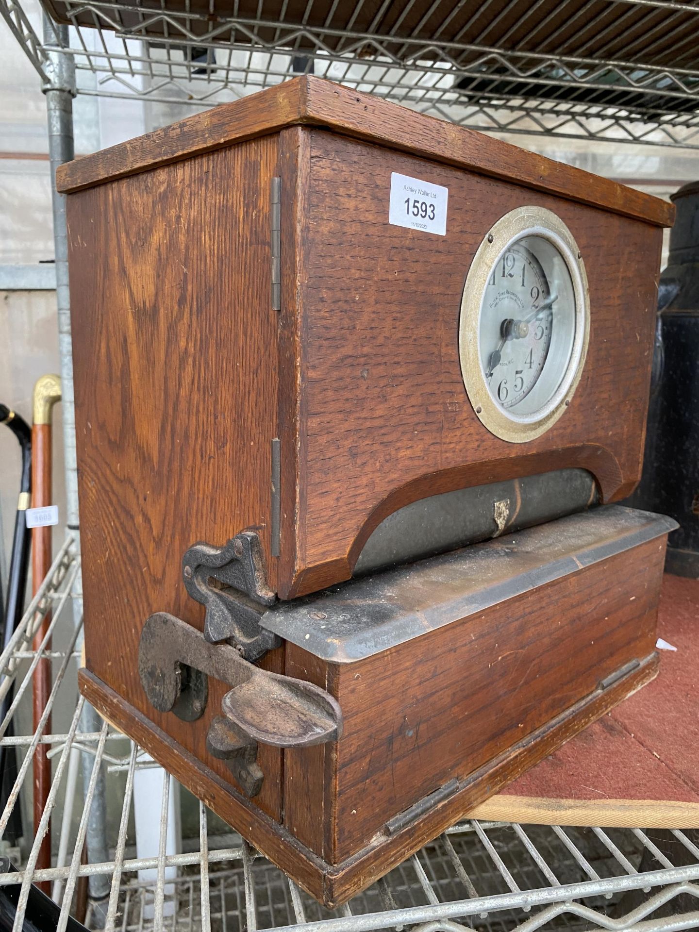 A VINTAGE OAK CASED BLICK TIME RECORDERS LTD CLOCKING IN MACHINE - Image 6 of 6