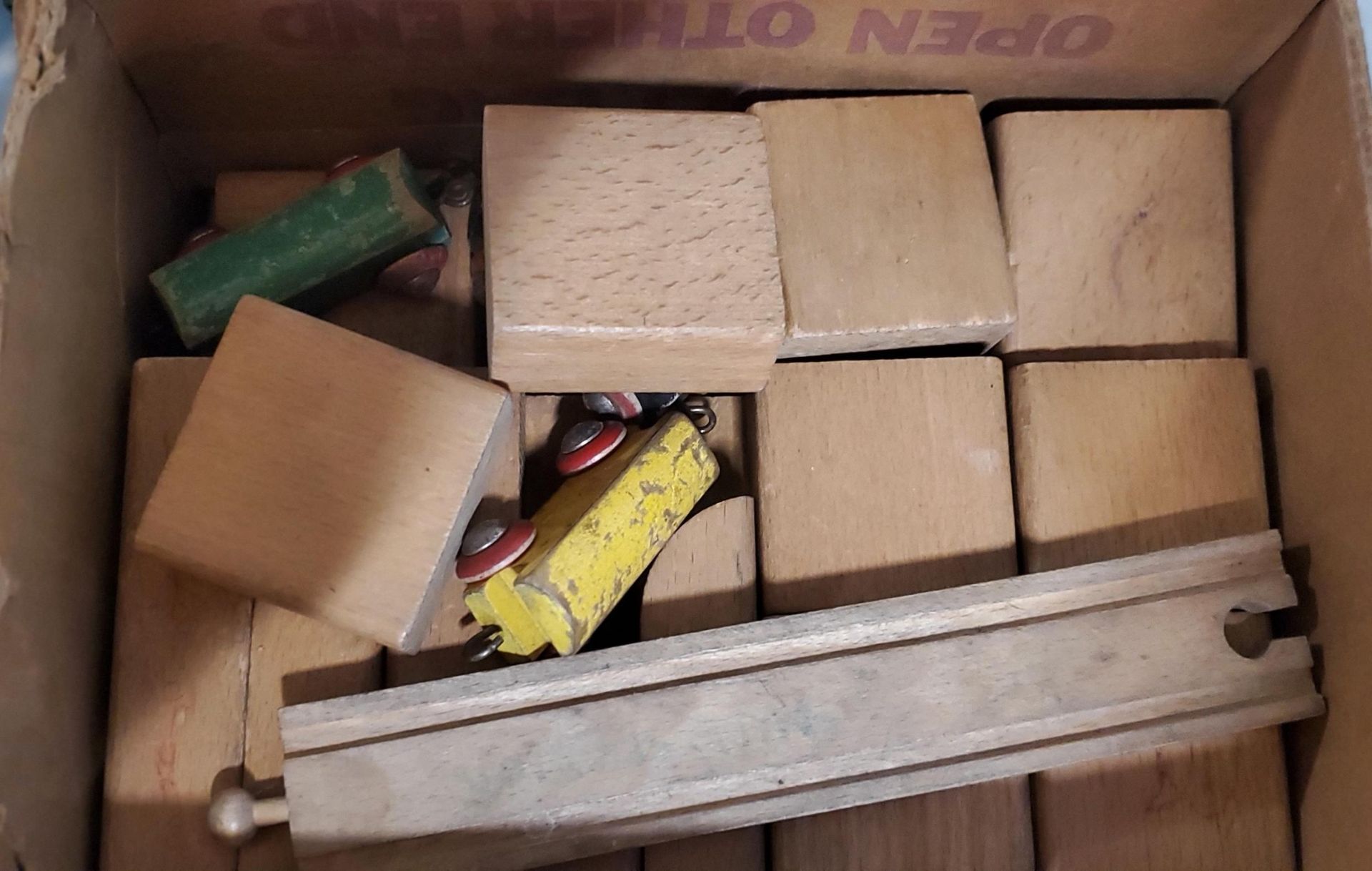 A VINTAGE WOODEN TRUCK MODEL AND WOODEN BLOCKS - Image 2 of 2