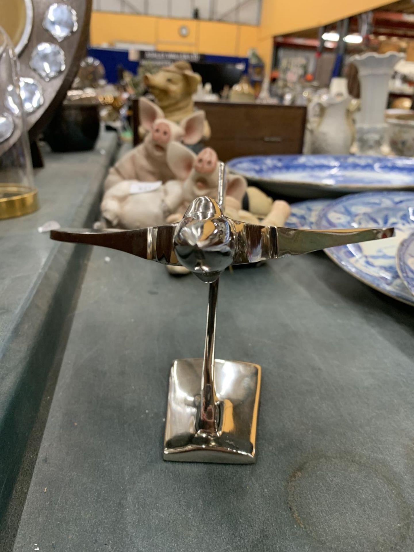 A CHROME VULCAN BOMBER ON A PLINTH, HEIGHT 13CM - Image 3 of 3