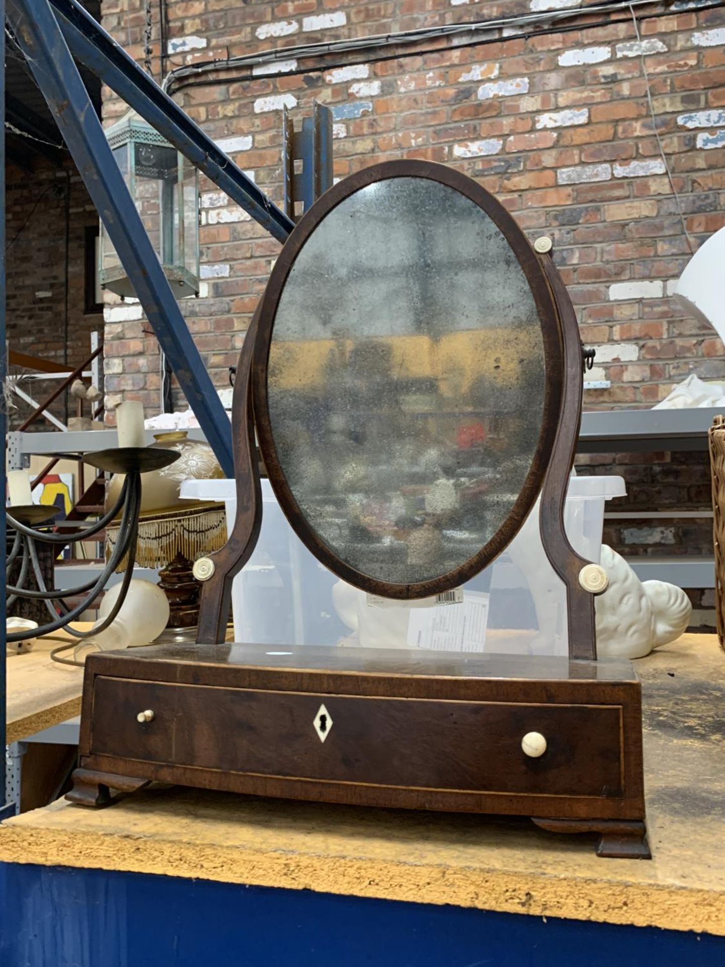 A VINTAGE MAHOGANY DRESSING MIRROR WITH DRAWER
