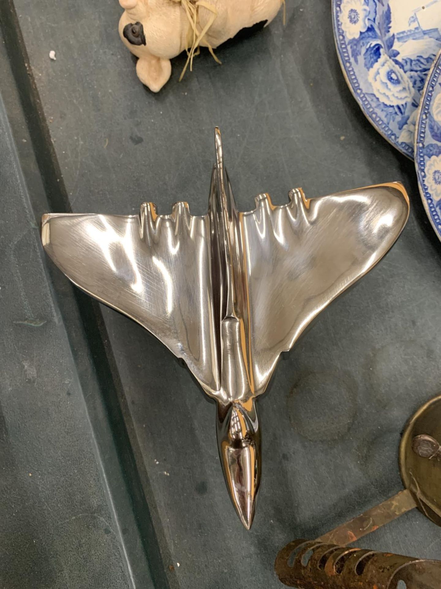A CHROME VULCAN BOMBER ON A PLINTH, HEIGHT 13CM - Image 2 of 3