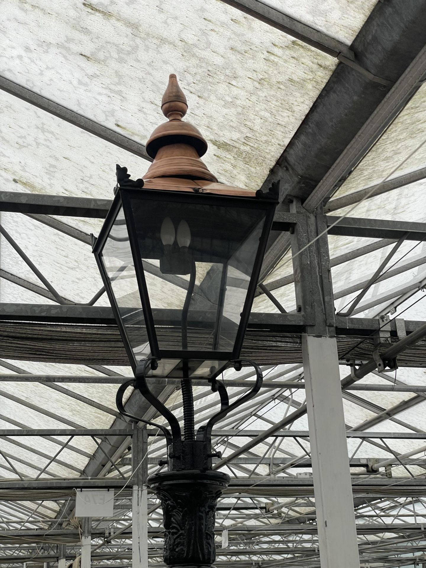 A VINTAGE DECORATIVE CAST ALLOY ELECTRIC STREET LAMP POST WITH COPPER TOP - Image 5 of 5