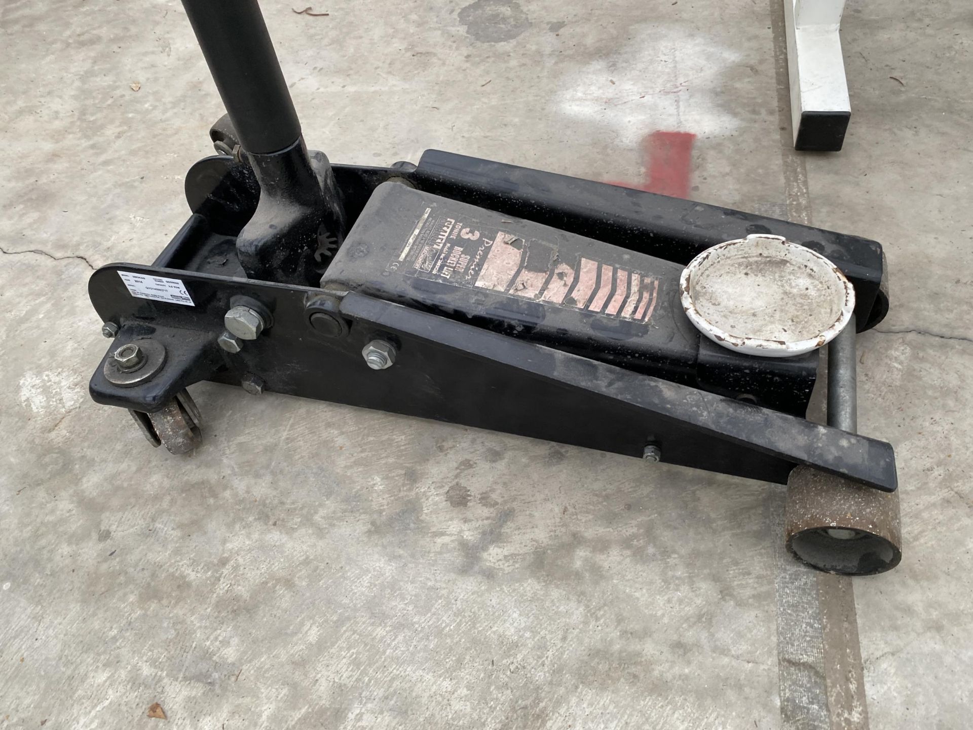 A SEALY 3 TON TROLLEY JACK - Image 2 of 4