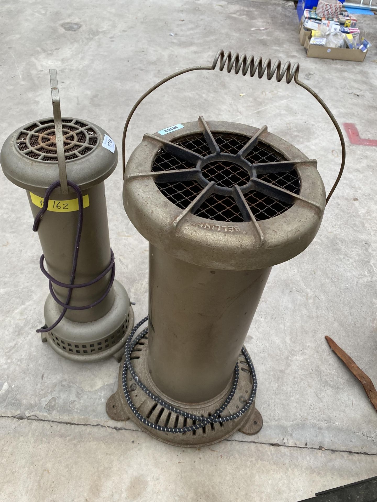 A VINTAGE BELLING ELECTRIC HEATER AND A FURTHER VINTAGE ELECTRIC HEATER - Image 2 of 2