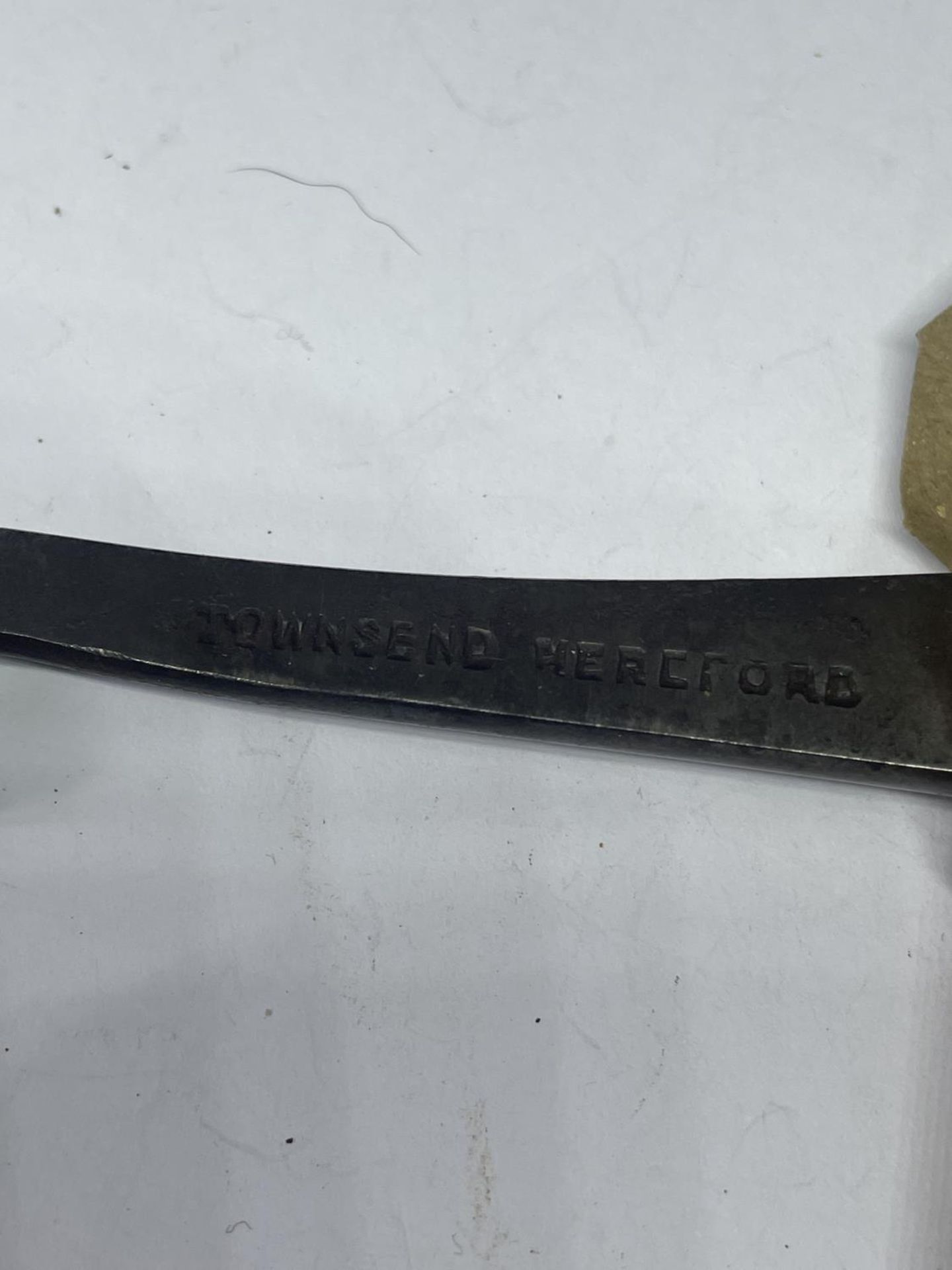 A VINTAGE TOWNSEND HEREFORD HORSEMANS TOOL - Image 2 of 4