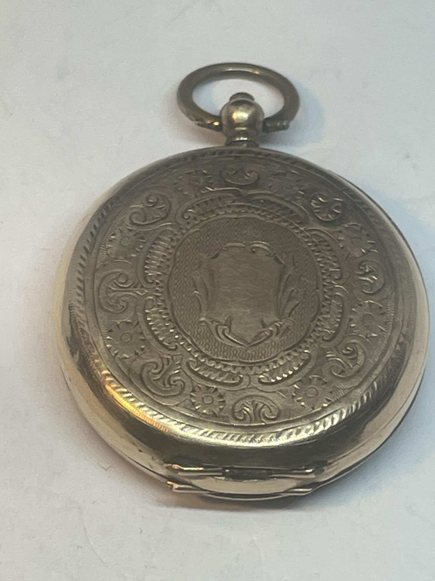 A 9CT GOLD LADIES OPEN FACED POCKET WATCH GROSS WEIGHT 30.63 GRAMS - Image 2 of 5