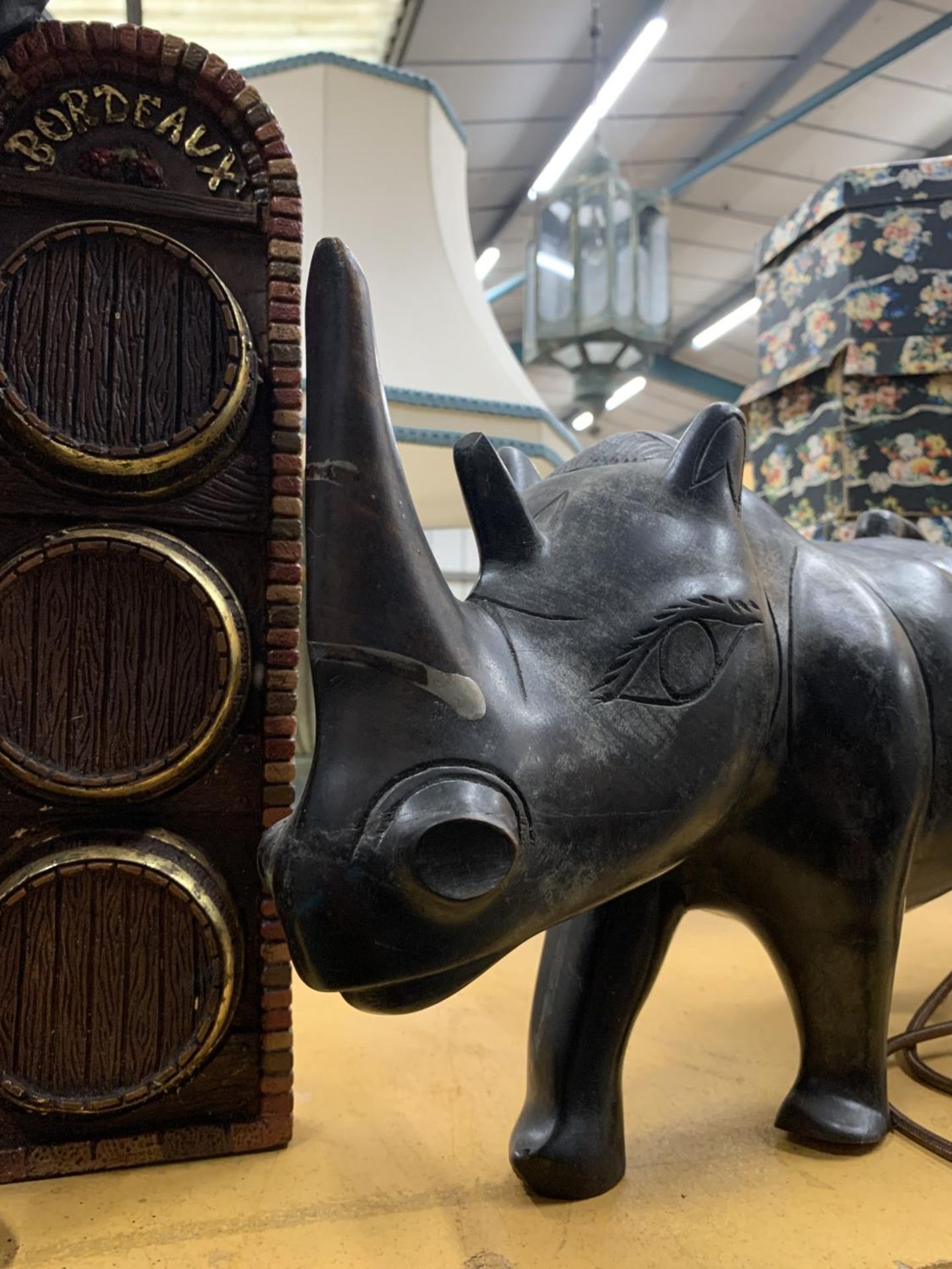 A LARGE HARD WOOD CARVING OF A RHINOCEROUS, HEIGHT 26CM, LENGTH 55CM - Image 2 of 2