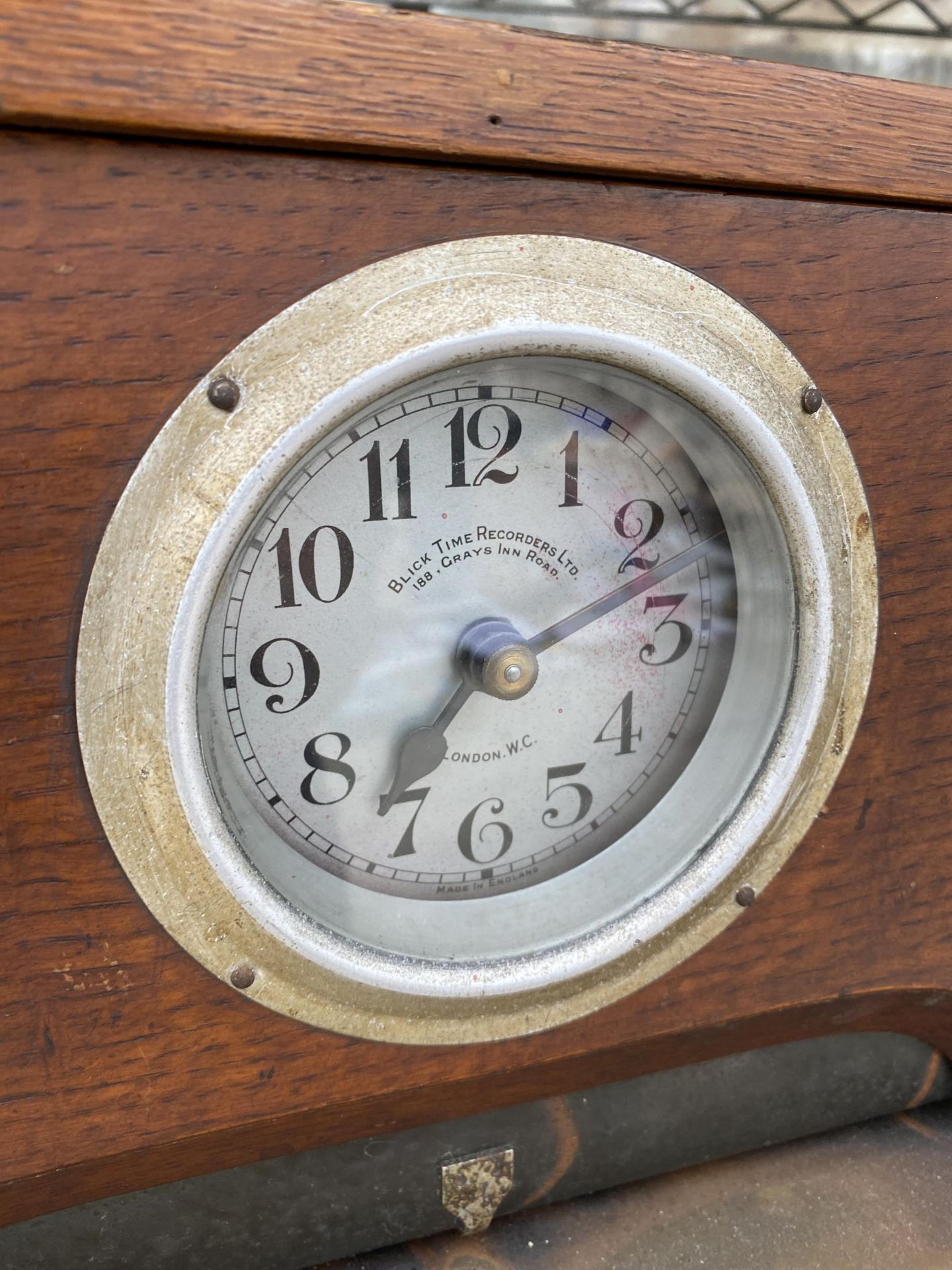 A VINTAGE OAK CASED BLICK TIME RECORDERS LTD CLOCKING IN MACHINE - Image 2 of 6