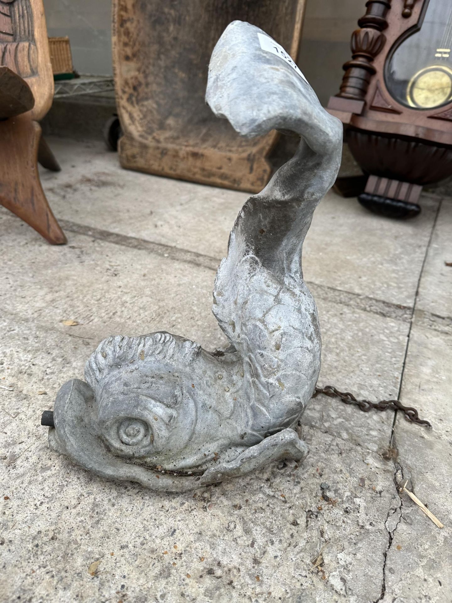 A HEAVY LEAD FISH WATER FEATURE (H:34CM)