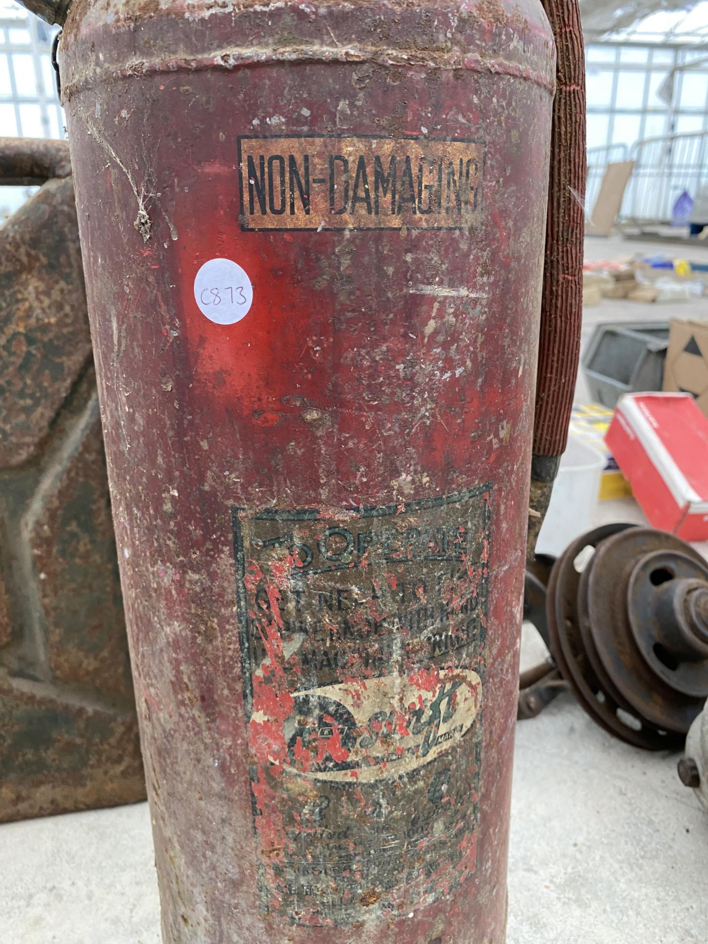 A VINTAGE METAL JERRY CAN, A FIRE EXTINGUISHER AND A VINTAGE NAMED FIRE EXTINGUISHER - Image 2 of 4