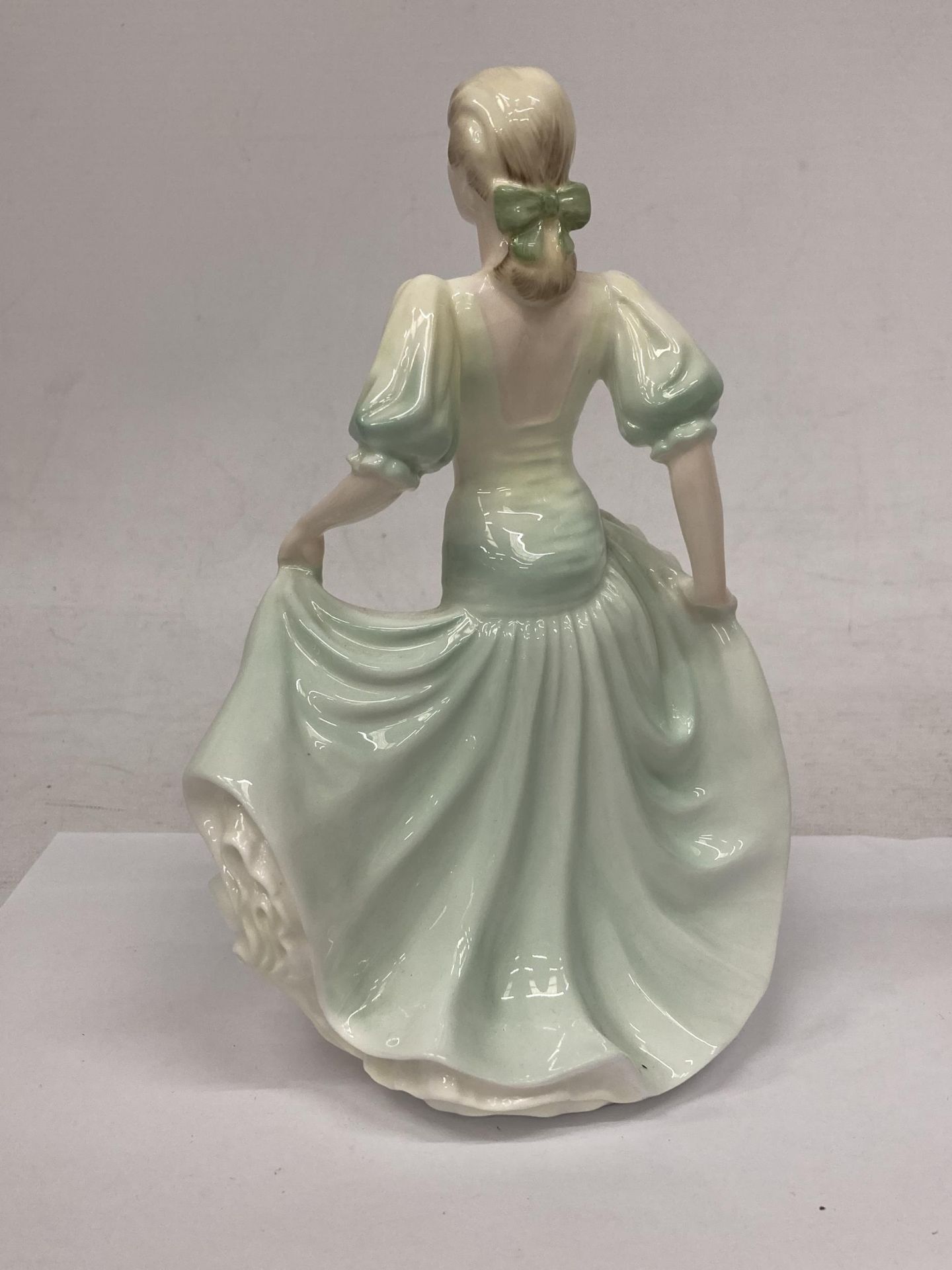 A COALPORT FIGURINE FROM THE LADIES OF FASHION "HONEYMOON" - Image 3 of 4