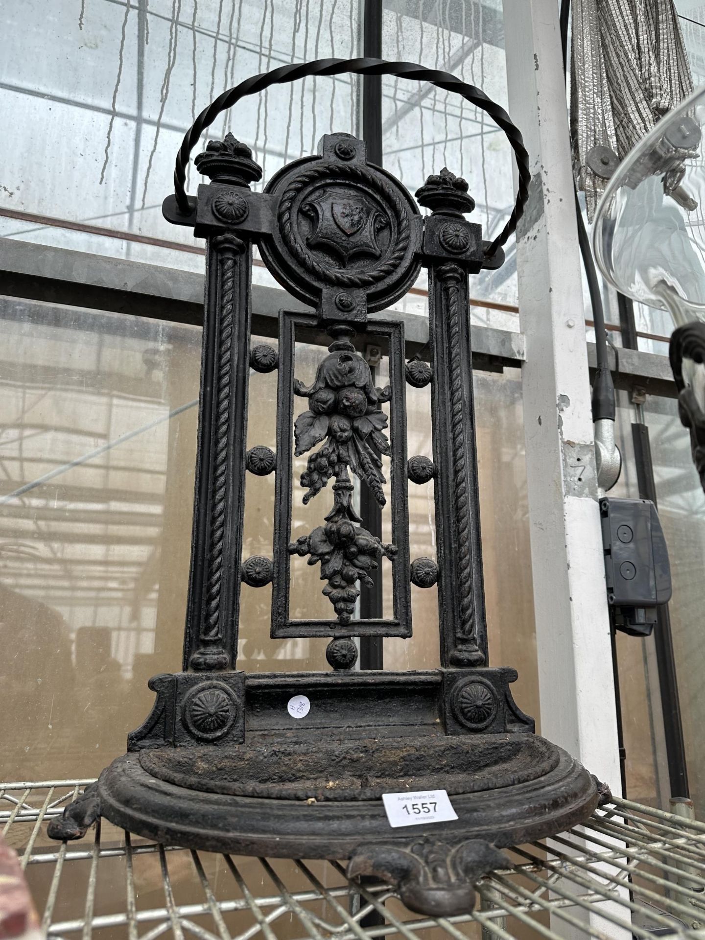 A VINTAGE CAST IRON STICK STAND (H:65CM)