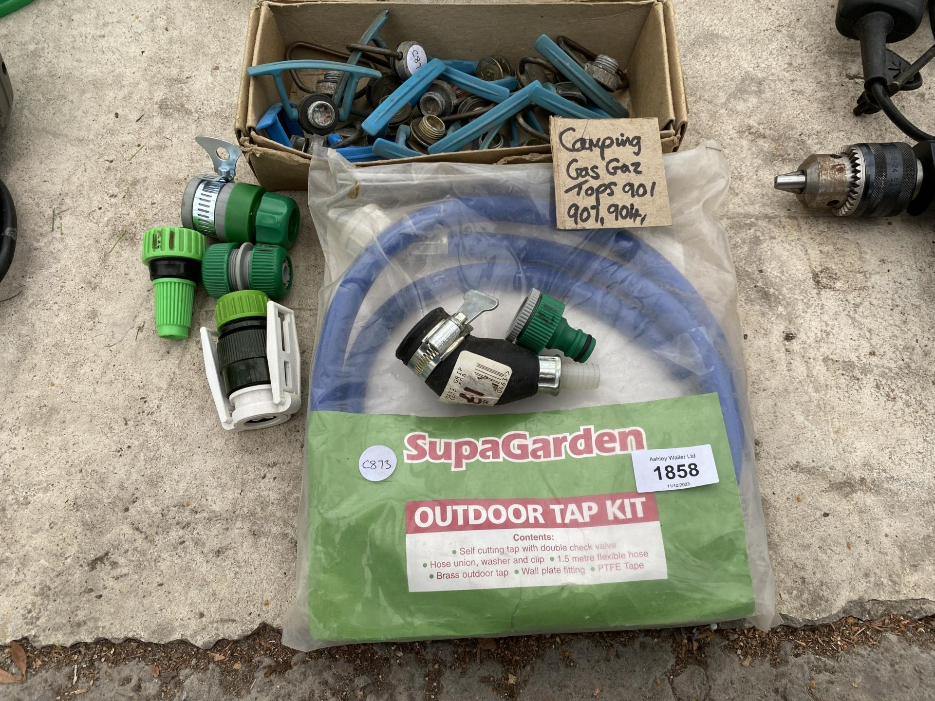 AN ASSORTMENT OF HARDWARE TO INCLUDE HOSE PIPE FITTINGS AND OUTDOOR TAP KIT ETC - Image 3 of 3