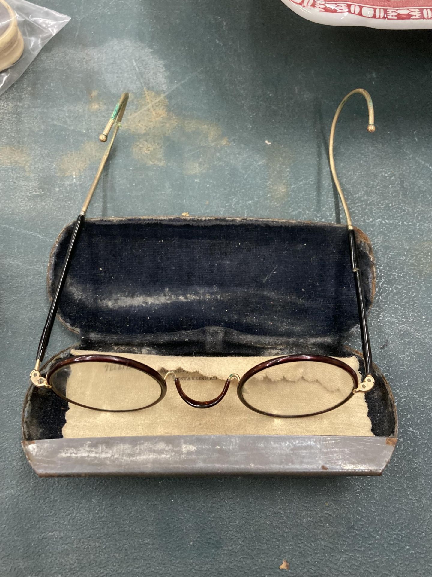 A PAIR OF VICTORIAN TORTOISE SHELL GLASSES IN A WHITE METAL CASE - Image 2 of 3