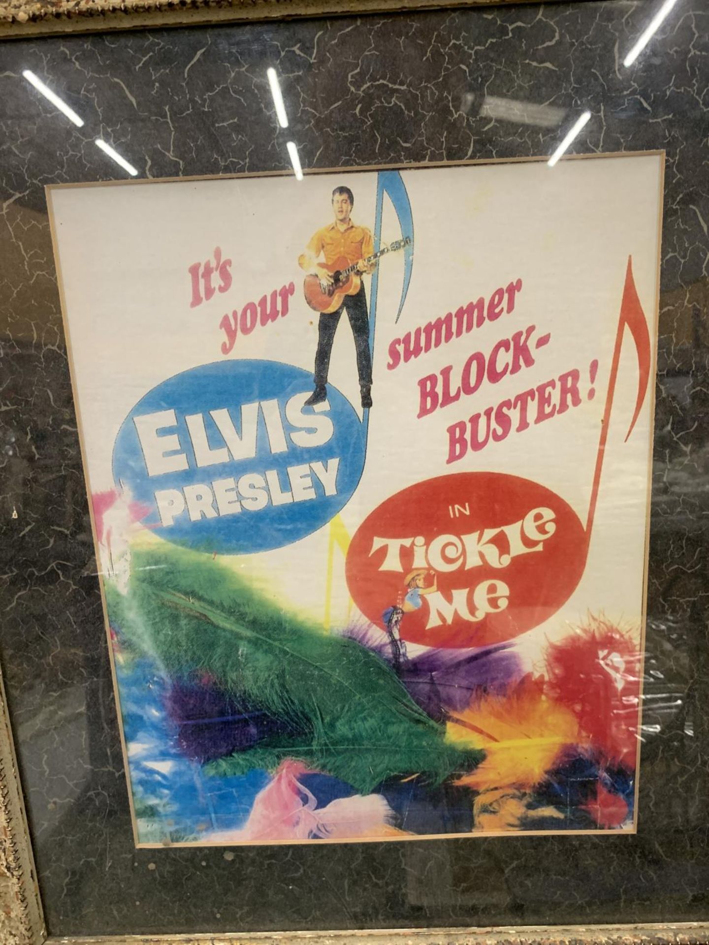 AN ELVIS PRESLEY GLAZED AND FRAMED FILM POSTER 'TICKLE ME' 48CM X 55CM - Image 3 of 3