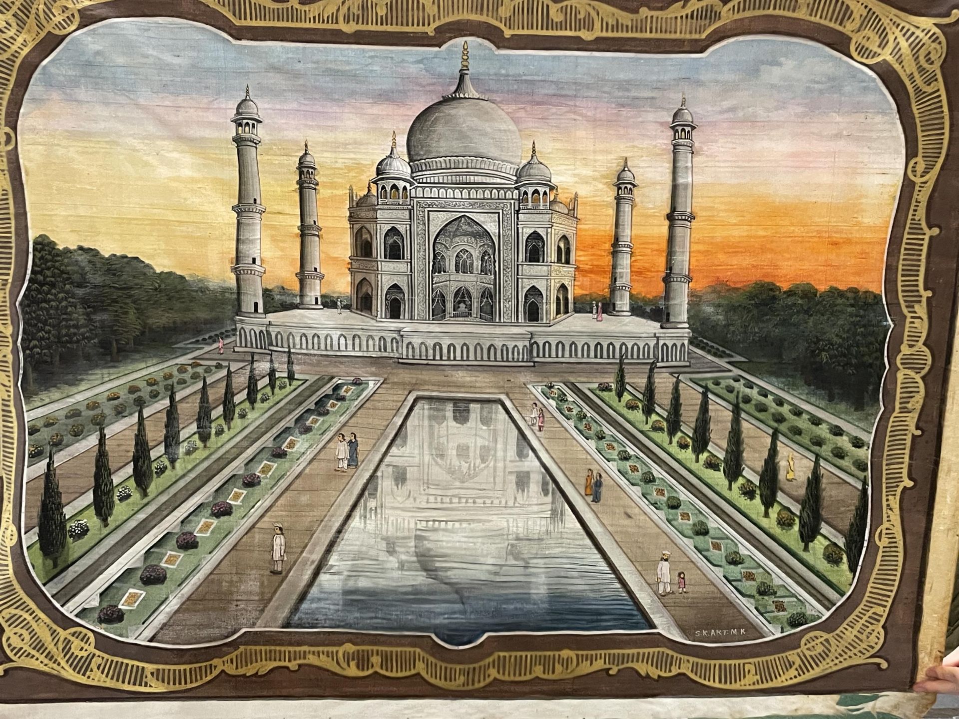 A VINTAGE INDIAN SILK PAINTING OF THE TAJ MAHAL, SIGNED S.K ART M.K