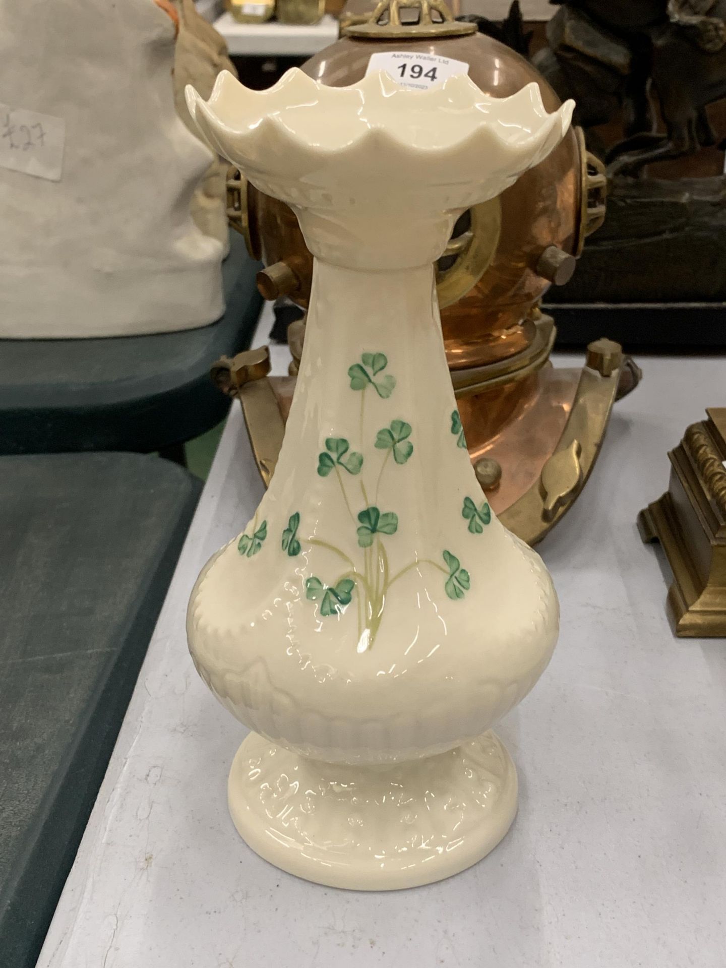 A LARGE BELLEEK IRISH VASE, HEIGHT 20CM