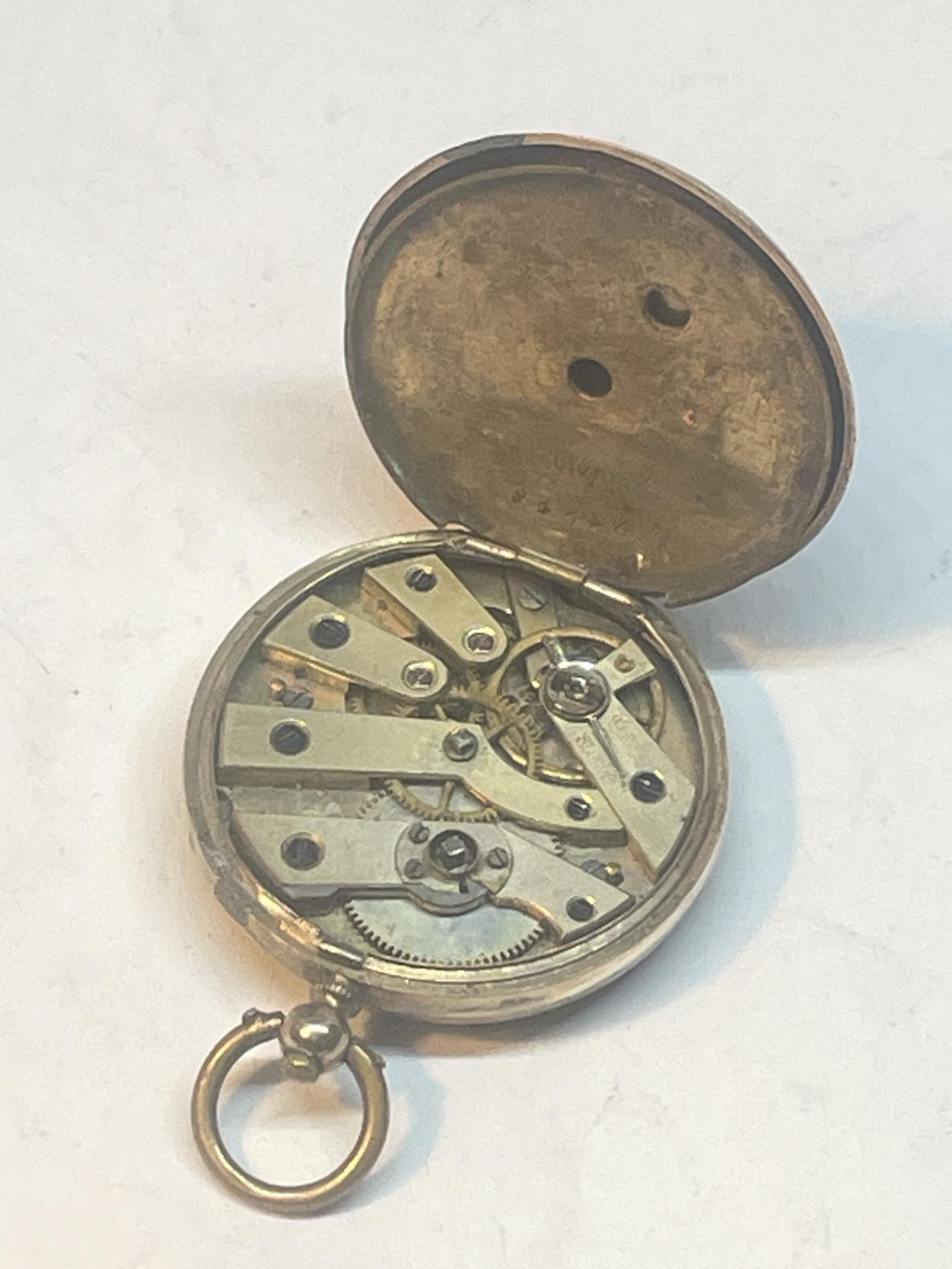 A 9CT GOLD LADIES OPEN FACED POCKET WATCH GROSS WEIGHT 30.63 GRAMS - Image 3 of 5