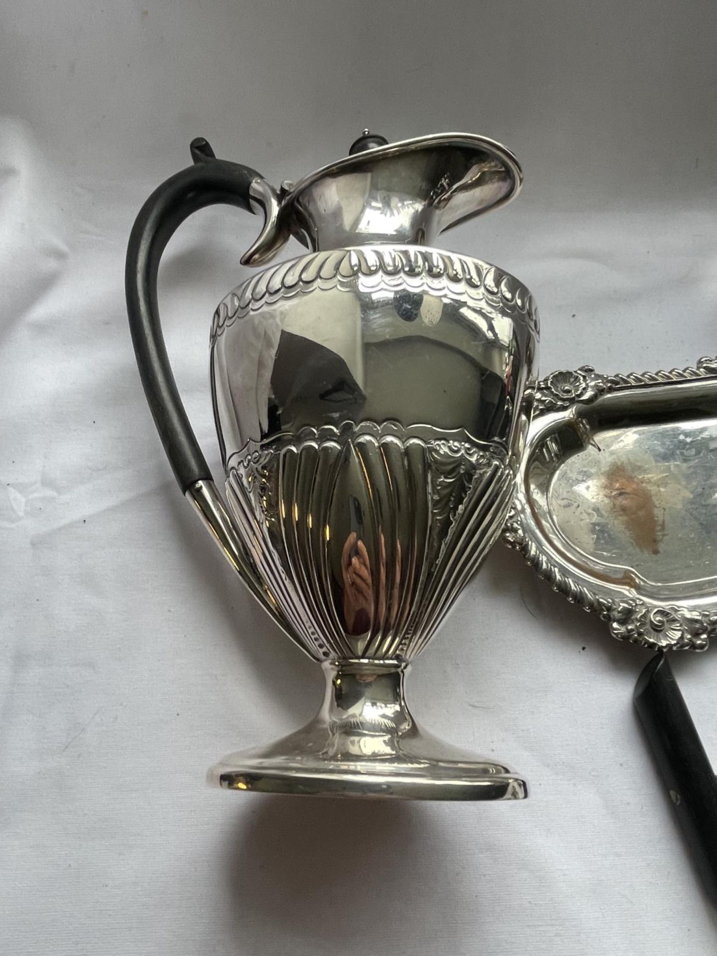 VARIOUS ITEMS OF SILVER PLATE TO INCLUDE A JD & S CLARET JUG - Image 2 of 5