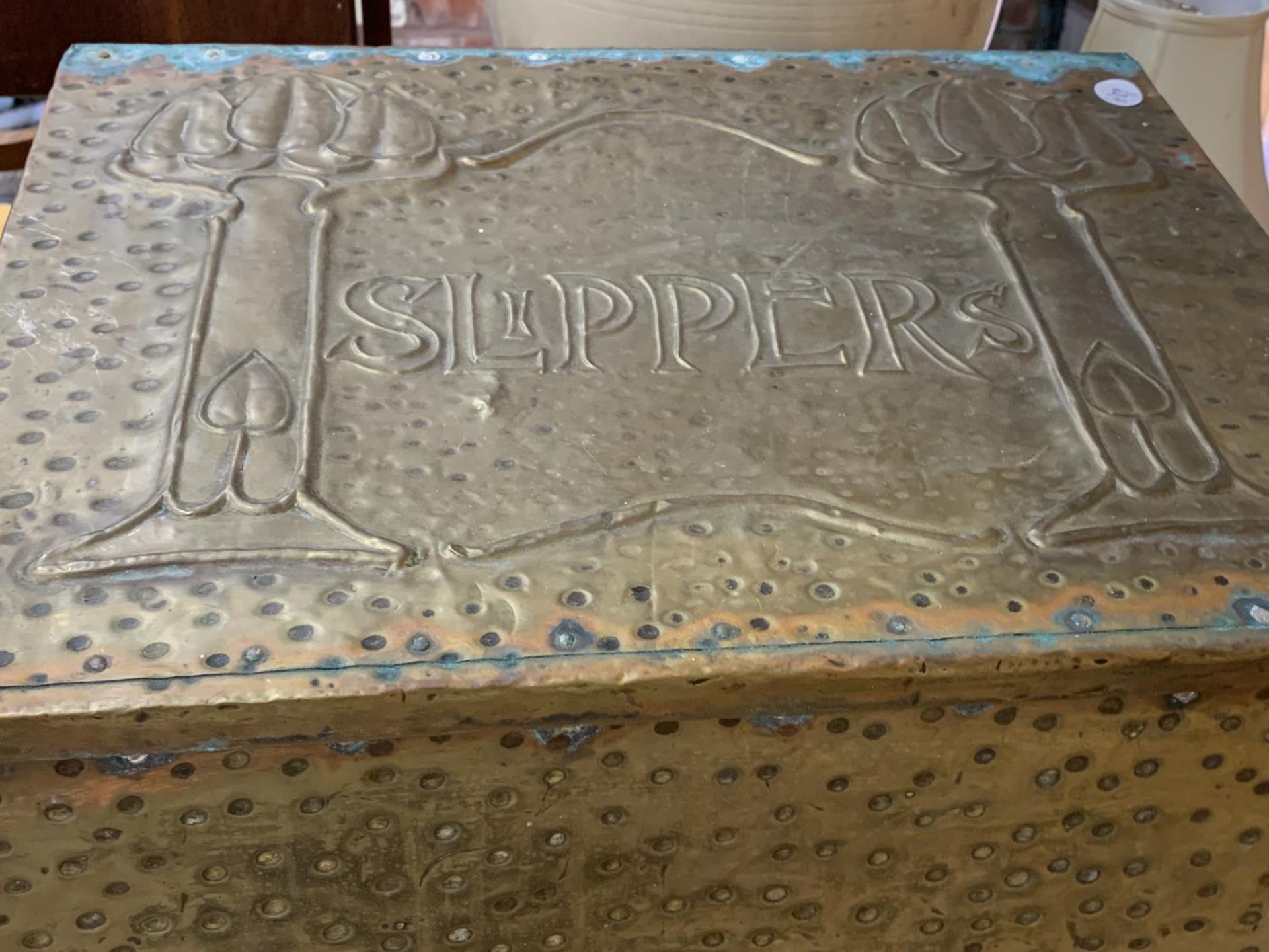 A VINTAGE BRASS SLIPPER BOX - Image 2 of 3