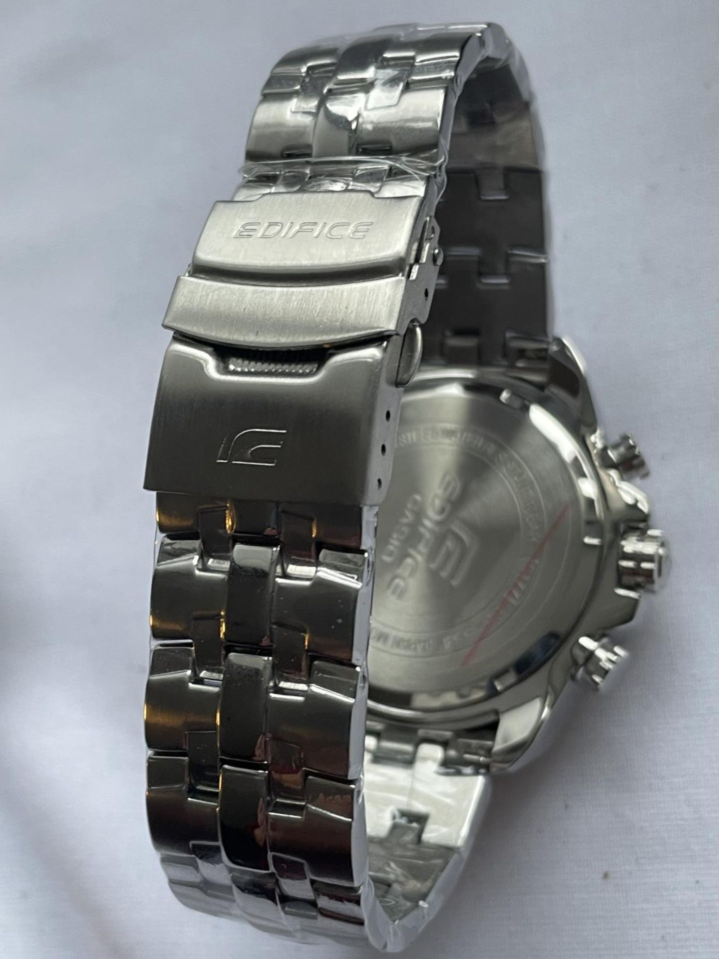 AN AS NEW AND BOXED CASIO EDIFICE WRIST WATCH SEEN WORKING BUT NO WARRANTY - Image 3 of 3