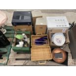 AN ASSORTMENT OF HOUSEHOLD CLEARANCE ITEMS