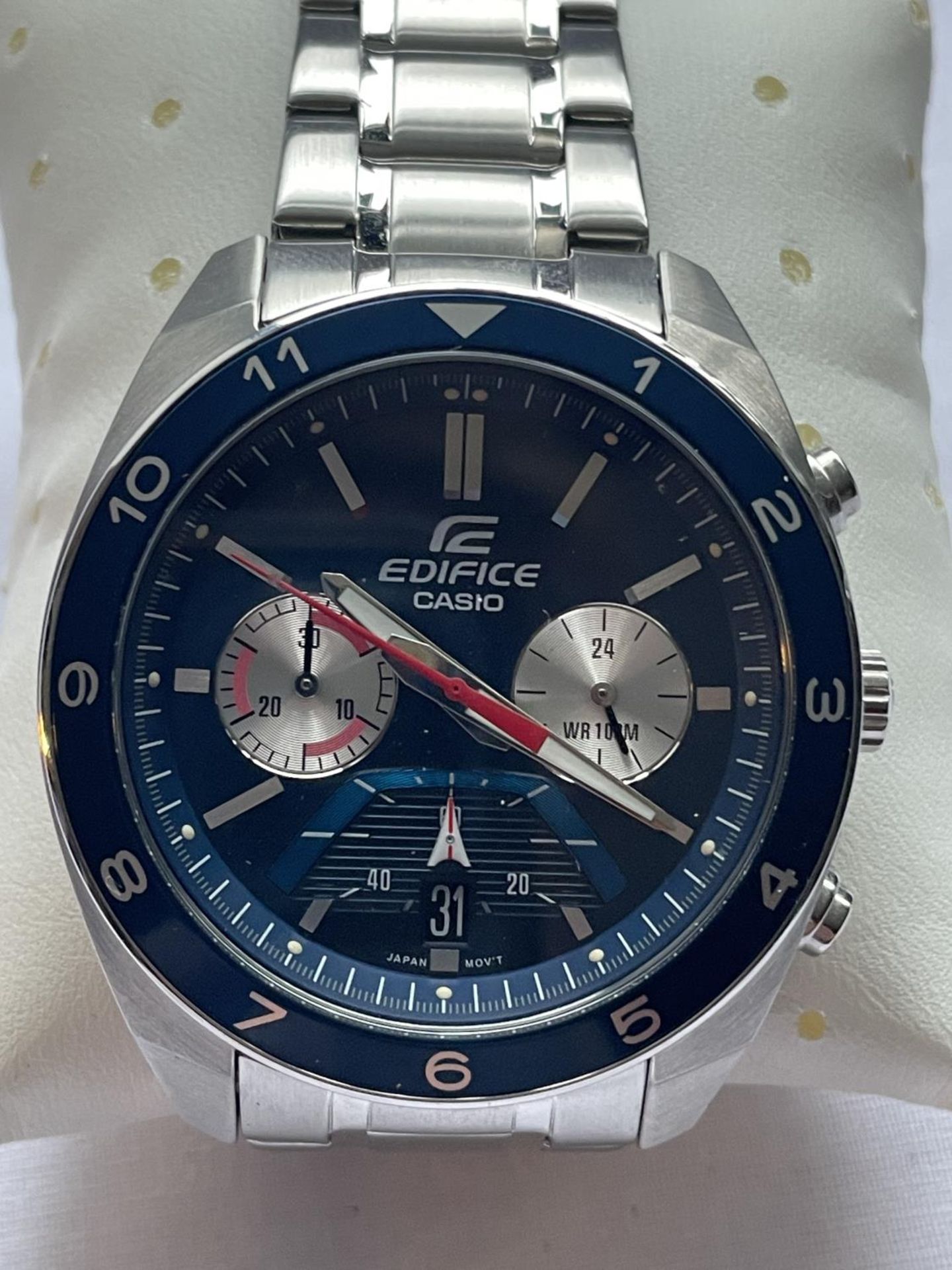 AN AS NEW AND BOXED CASIO EDIFICE WRIST WATCH SEEN WORKING BUT NO WARRANTY - Image 3 of 5