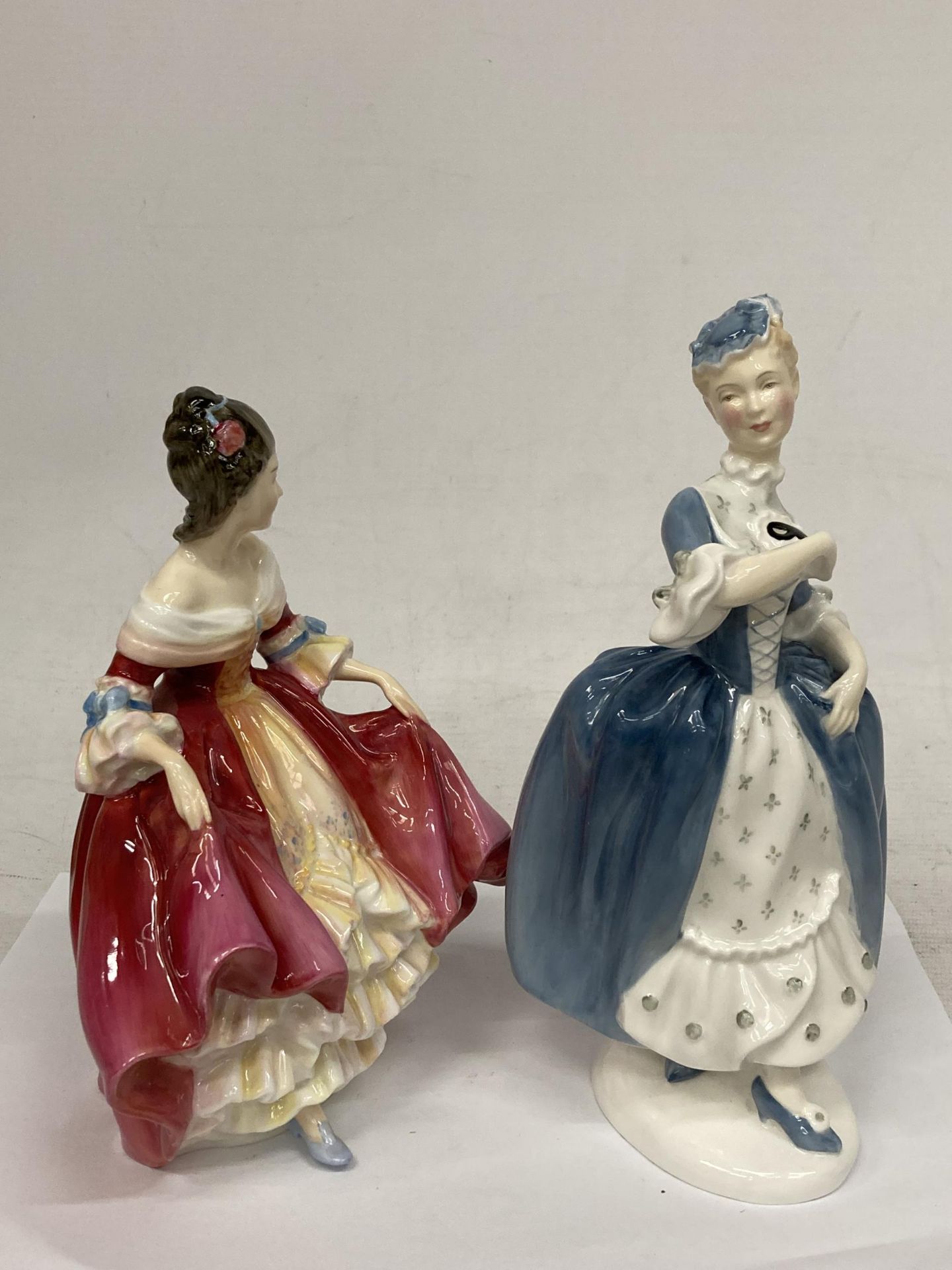 TWO ROYAL DOULTON FIGURINES "MASQUERADE" AND "SOUTHERN BELLE" - Image 2 of 4