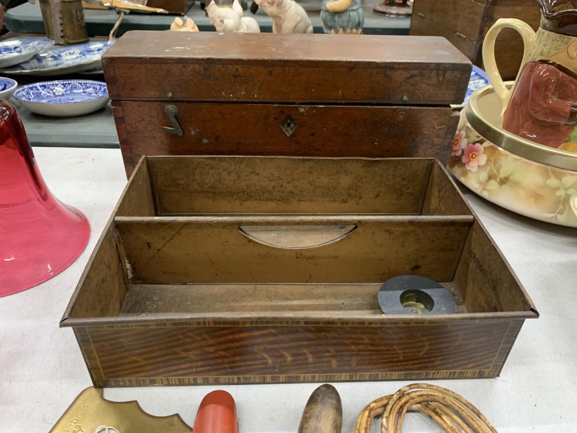 A MIXED LOT TO INCLUDE A WOODEN BOX, METAL BOX, A SMALL FOLDING MUSIC HOLDER, BOTTLE OPENERS, ETC - Image 2 of 2