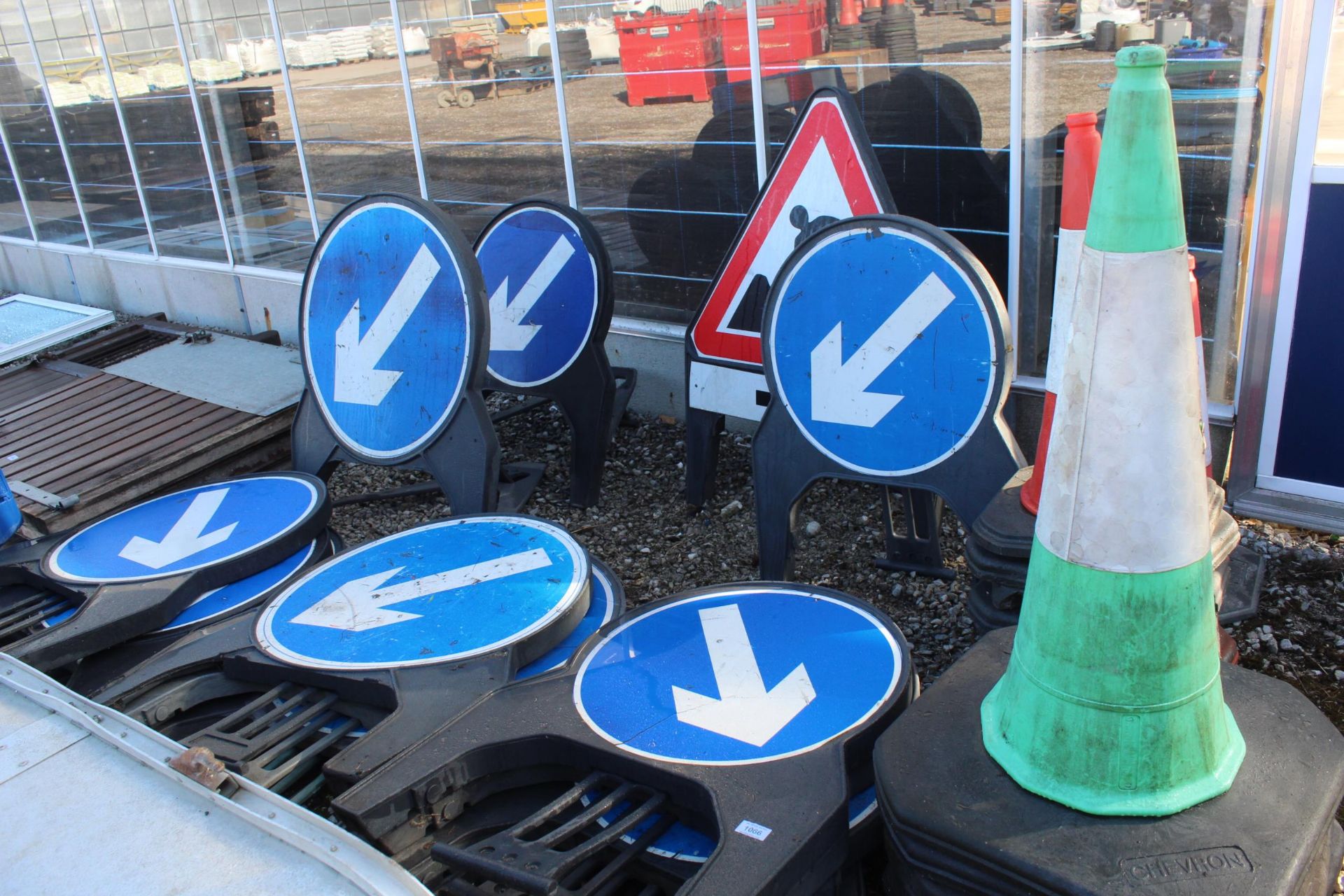 TRAFFIC SIGNS 20 PLUS + VAT