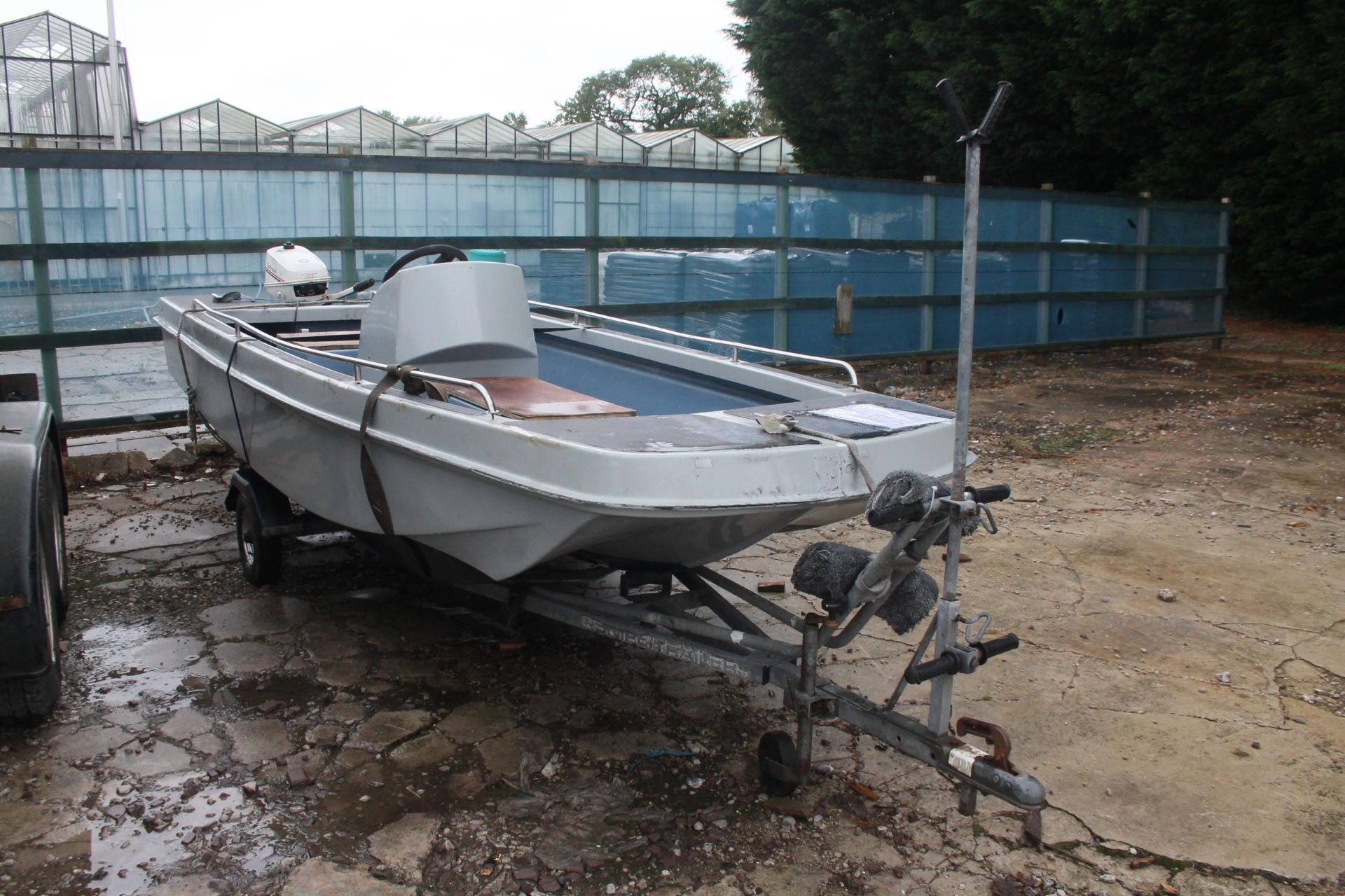 A 13 FOOT DORY CATHEDRAL FOAM FILLED HULL BOAT WITH JOHNSON SEA HORSE 4.5 OUTBOARD ENGINE, WHALE - Image 2 of 6