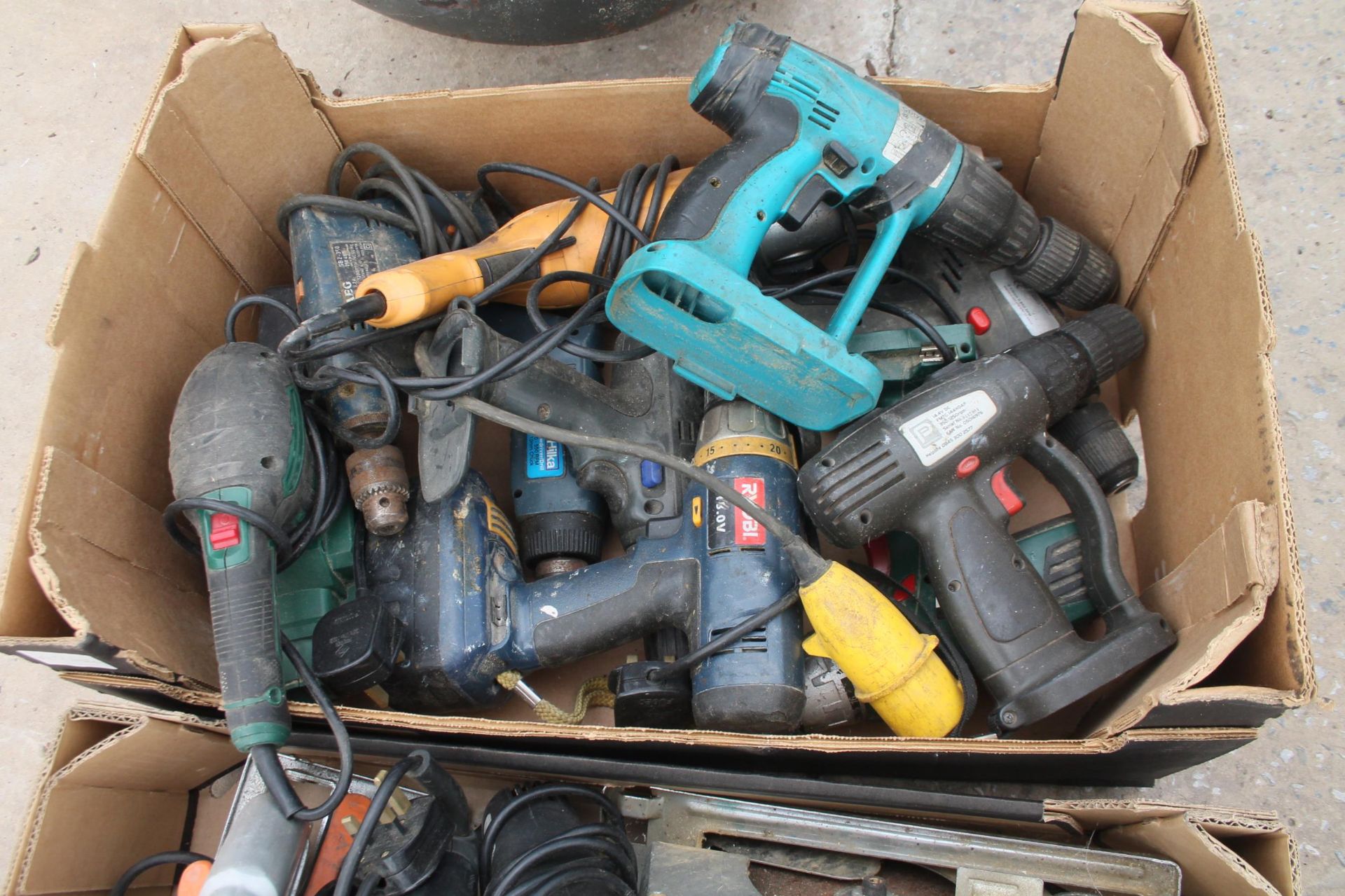 2 BOXES OF ASSORTED DRILLS AND BATTERIES NO VAT - Image 3 of 3