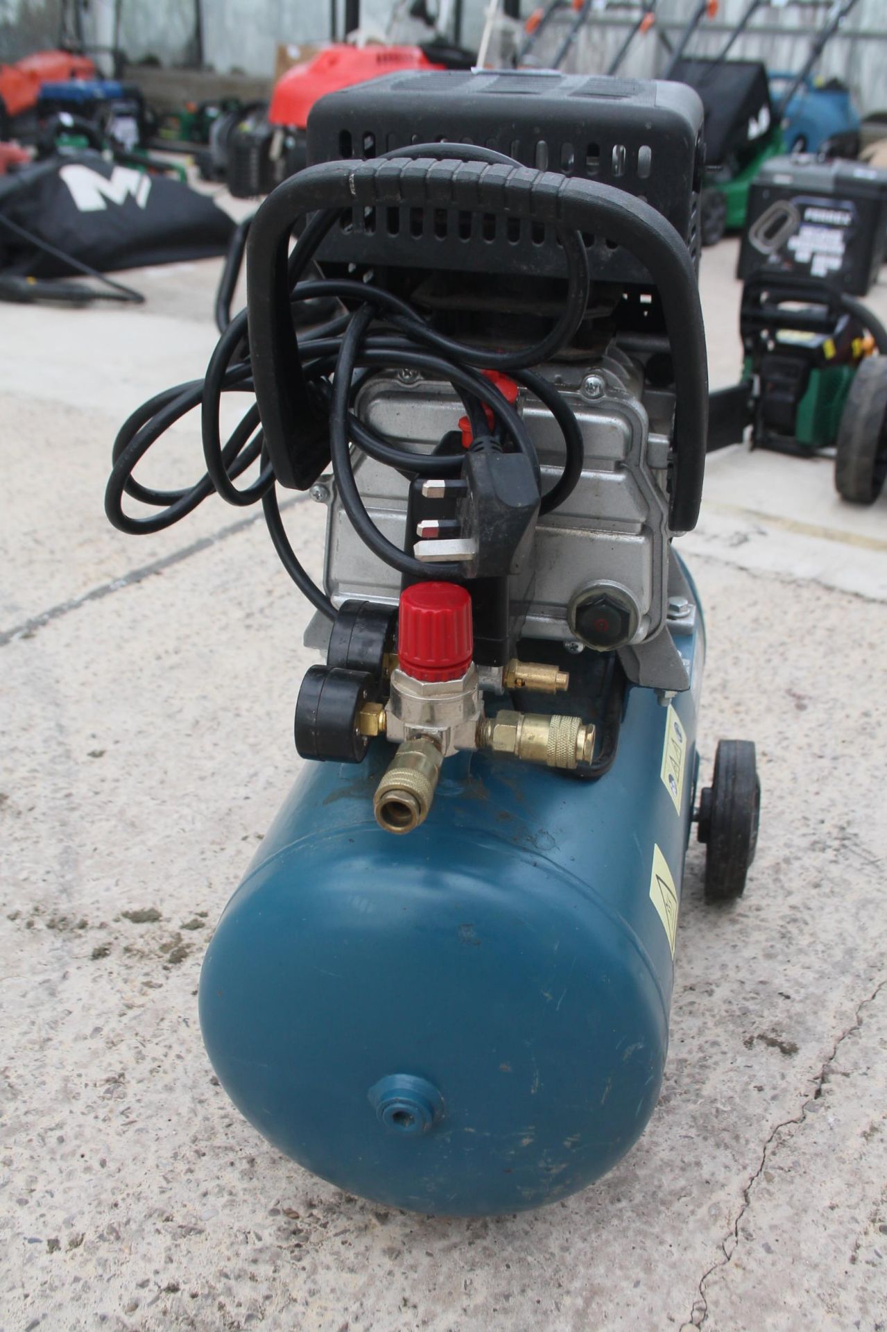 FERREX COMPRESSOR NO VAT - Image 3 of 4