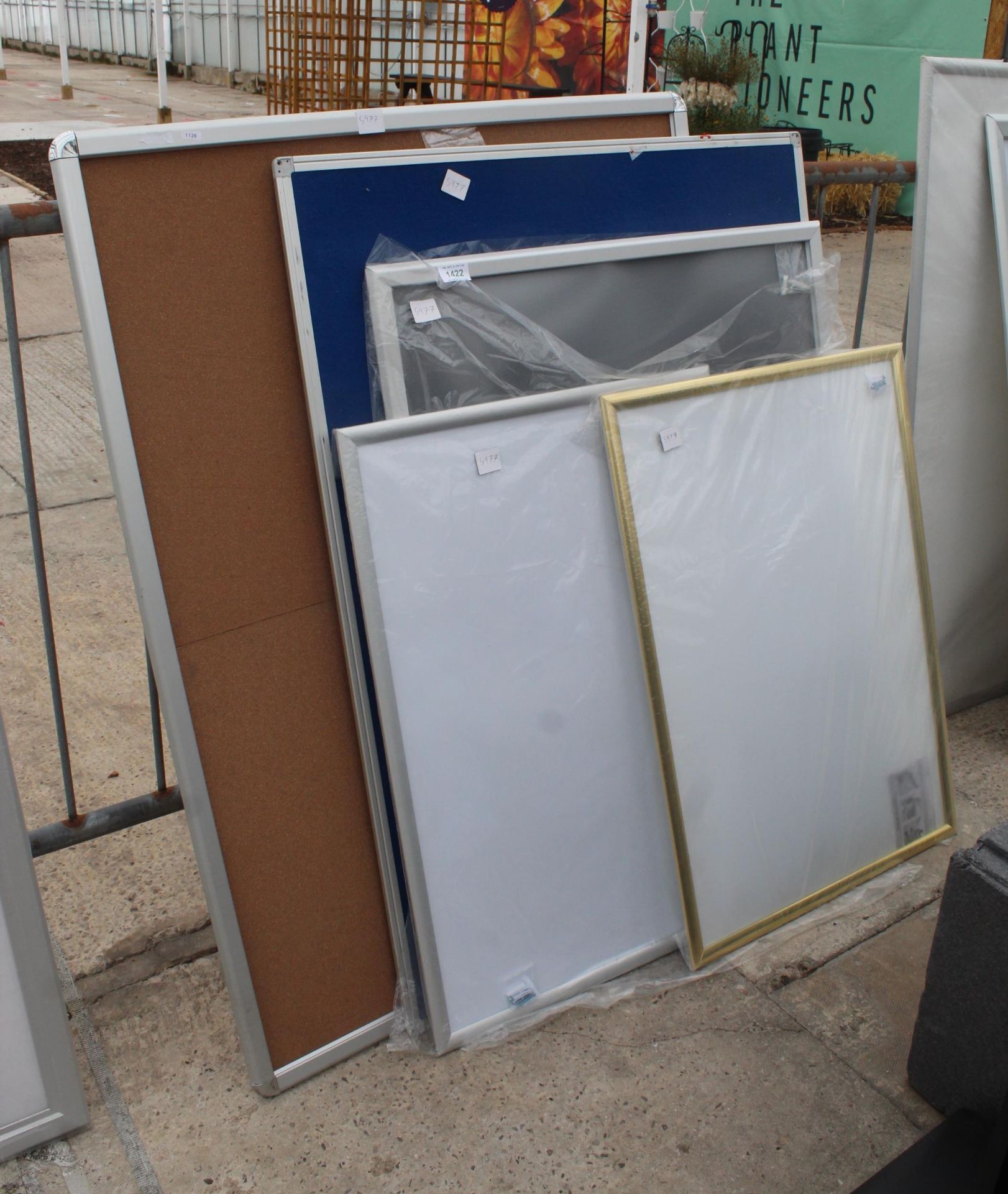 A1-A2 PIN BOARDS AND MESSAGE BOARD (5 ITEMS WORKING) NO VAT