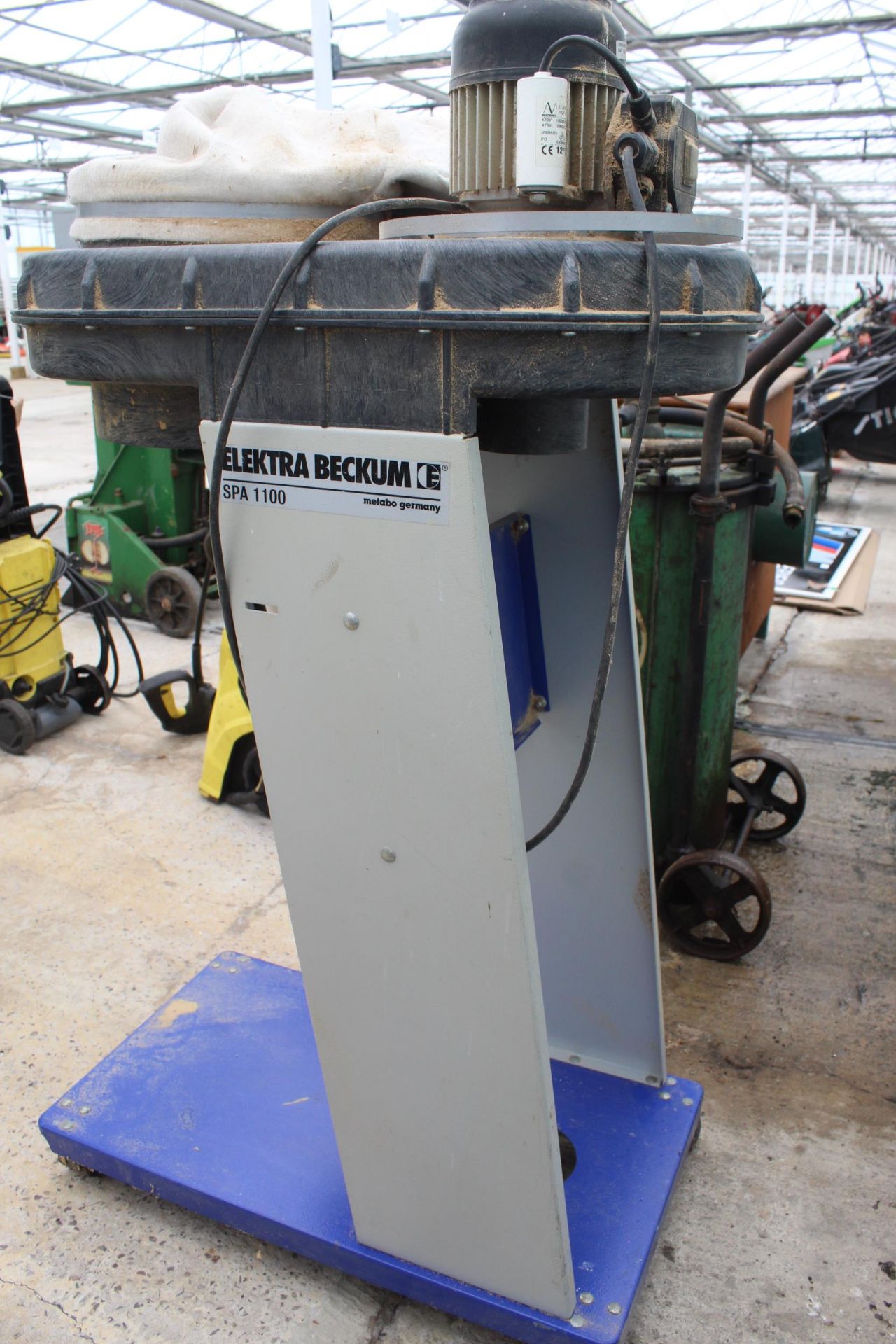 ELEKTRA BECKUM SPA 1100 DUST COLLECTOR NO VAT - Image 2 of 3