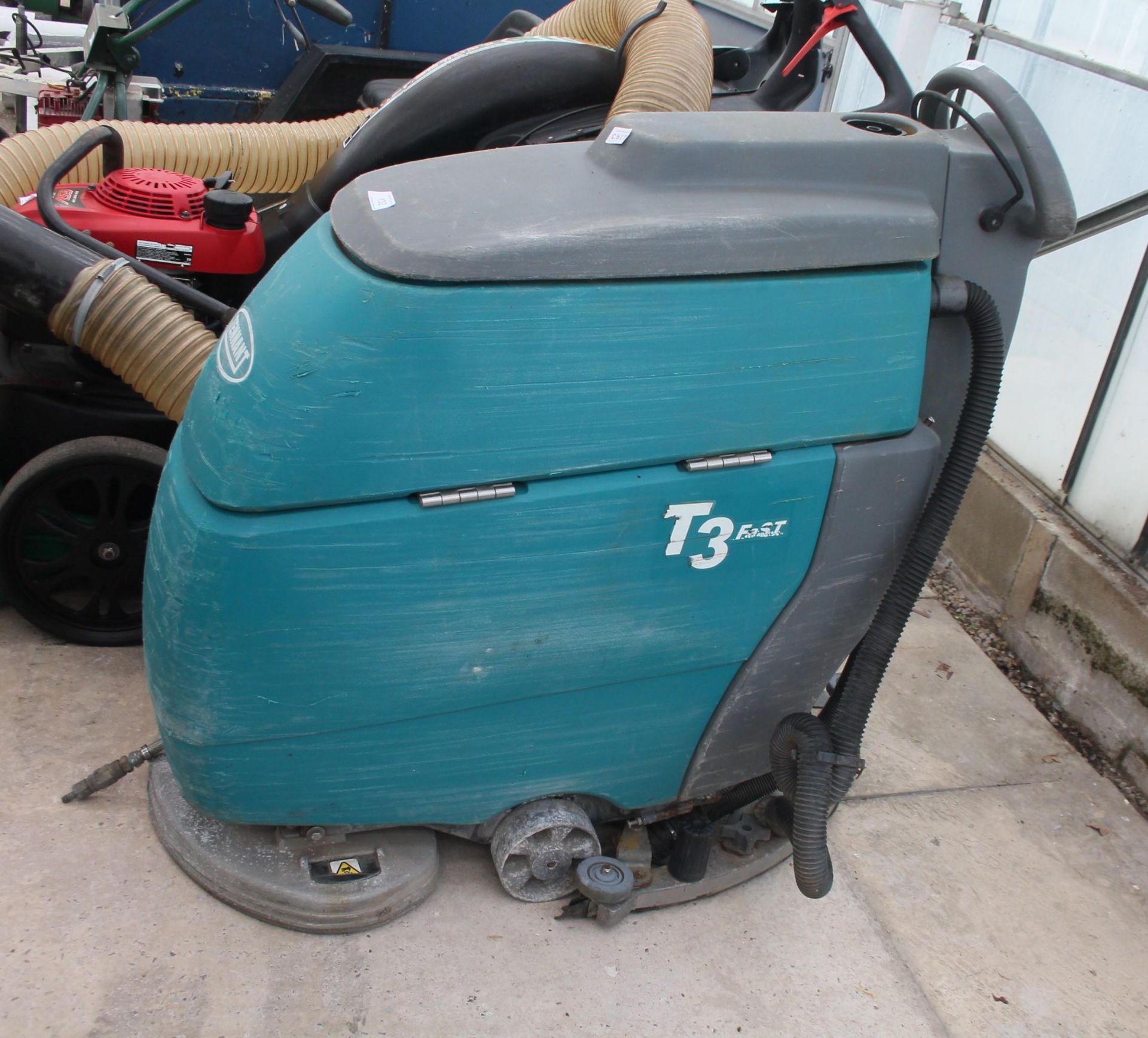 TENNANT T3 FLOOR SCRUBBER NO VAT