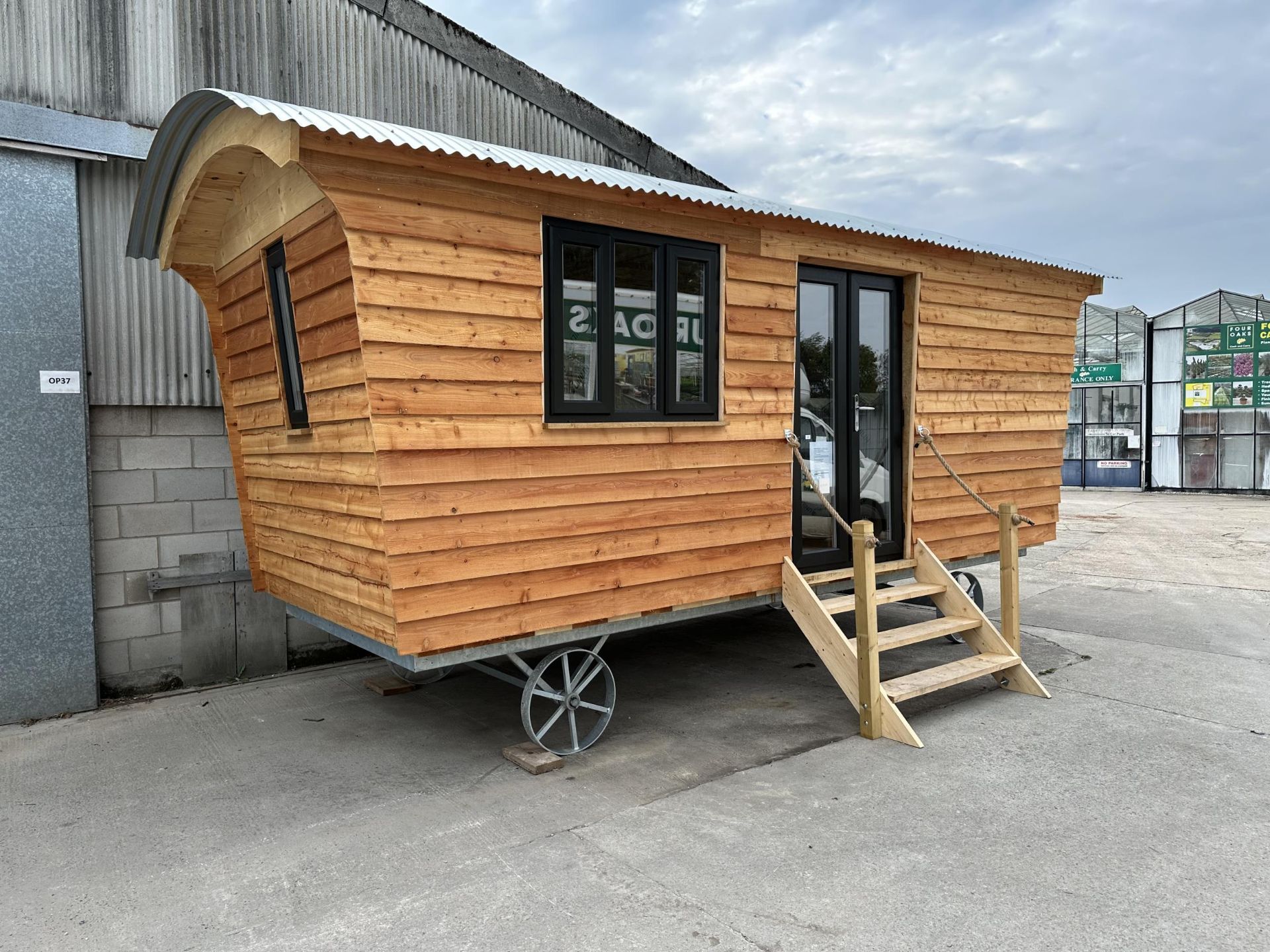 BRAND NEW EXTRA STRONG SHEPHERD HUT "PROVEN DESIGN" 23'6" X 9'6" AT EAVES. 75MM KINGSPAN IN THE