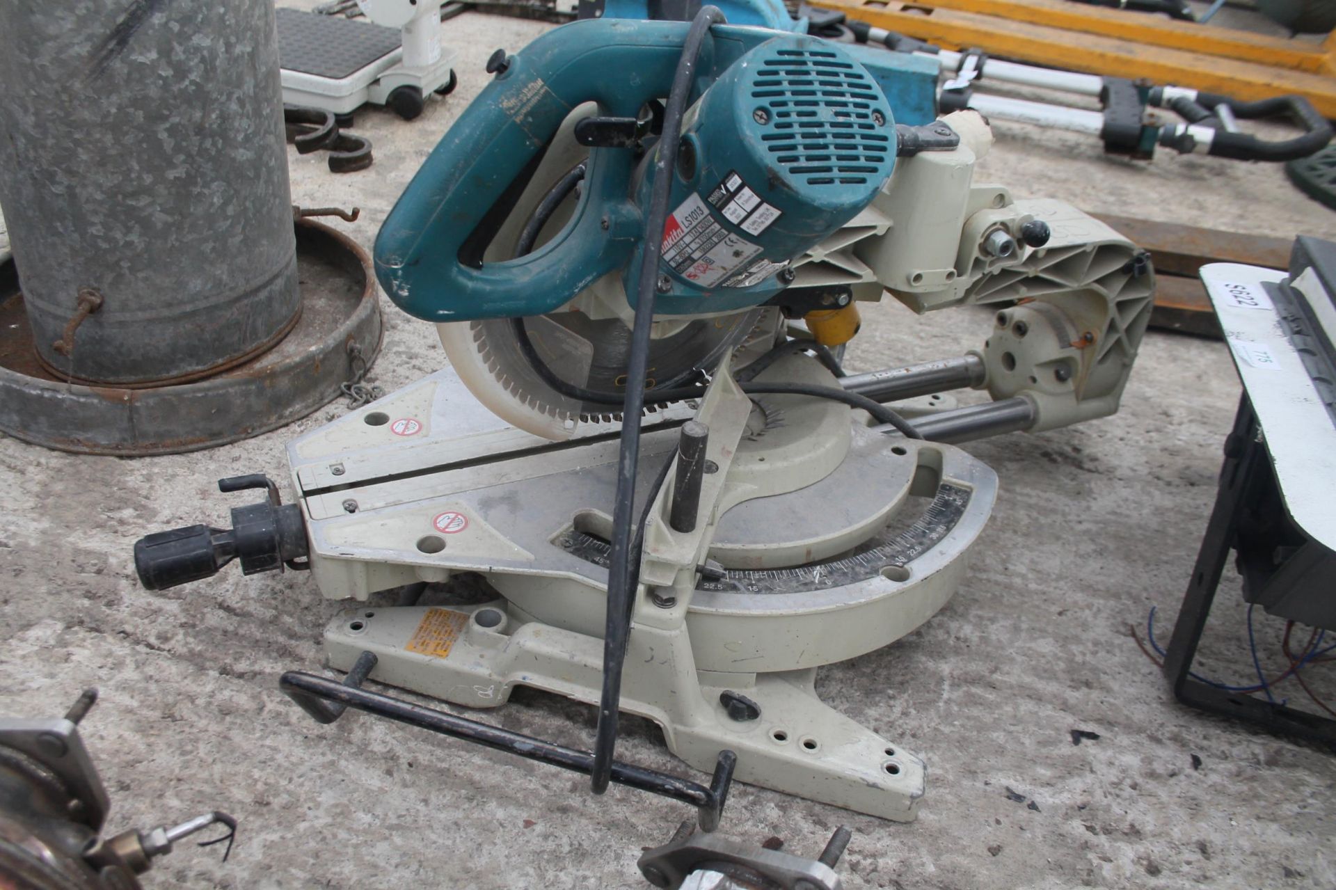 MAKITA CHOP SAW NO VAT - Image 2 of 3