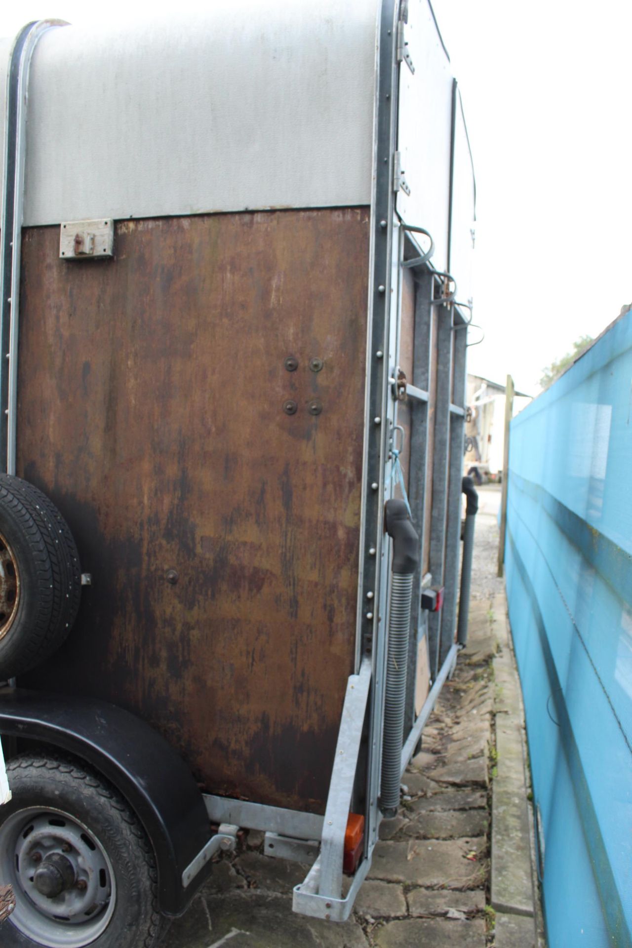 IFOR WILLIAMS HUNTER HORSE TRAILER THE FLOOR NEEDS ATTENTION NO VAT - Image 3 of 3