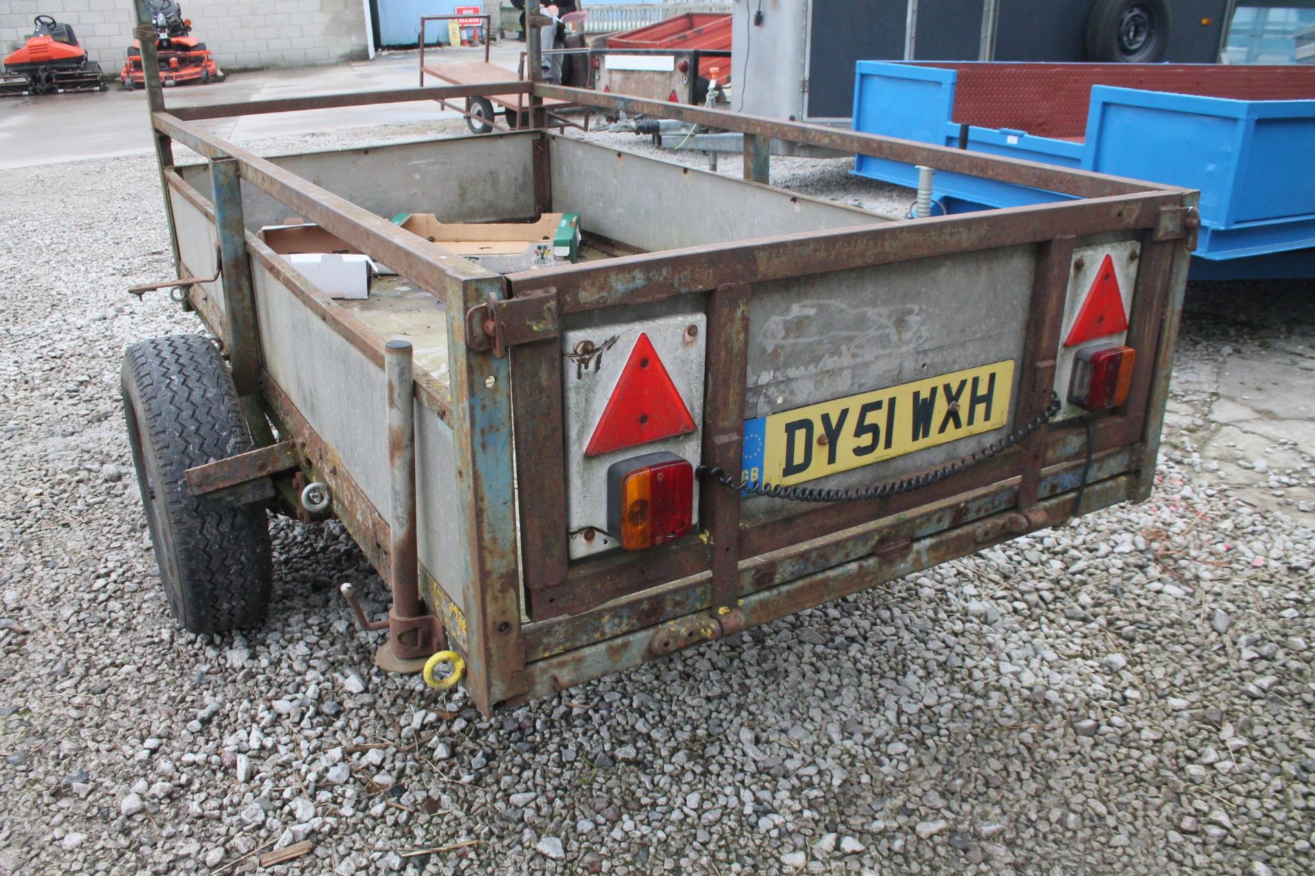 A SINGLE AXLE CAR TRAILER NO VAT - Image 2 of 3