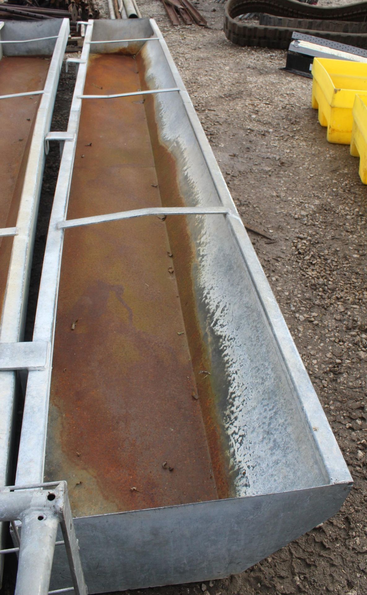 15'HANG ON CATTLE TROUGH + VAT - Image 2 of 2