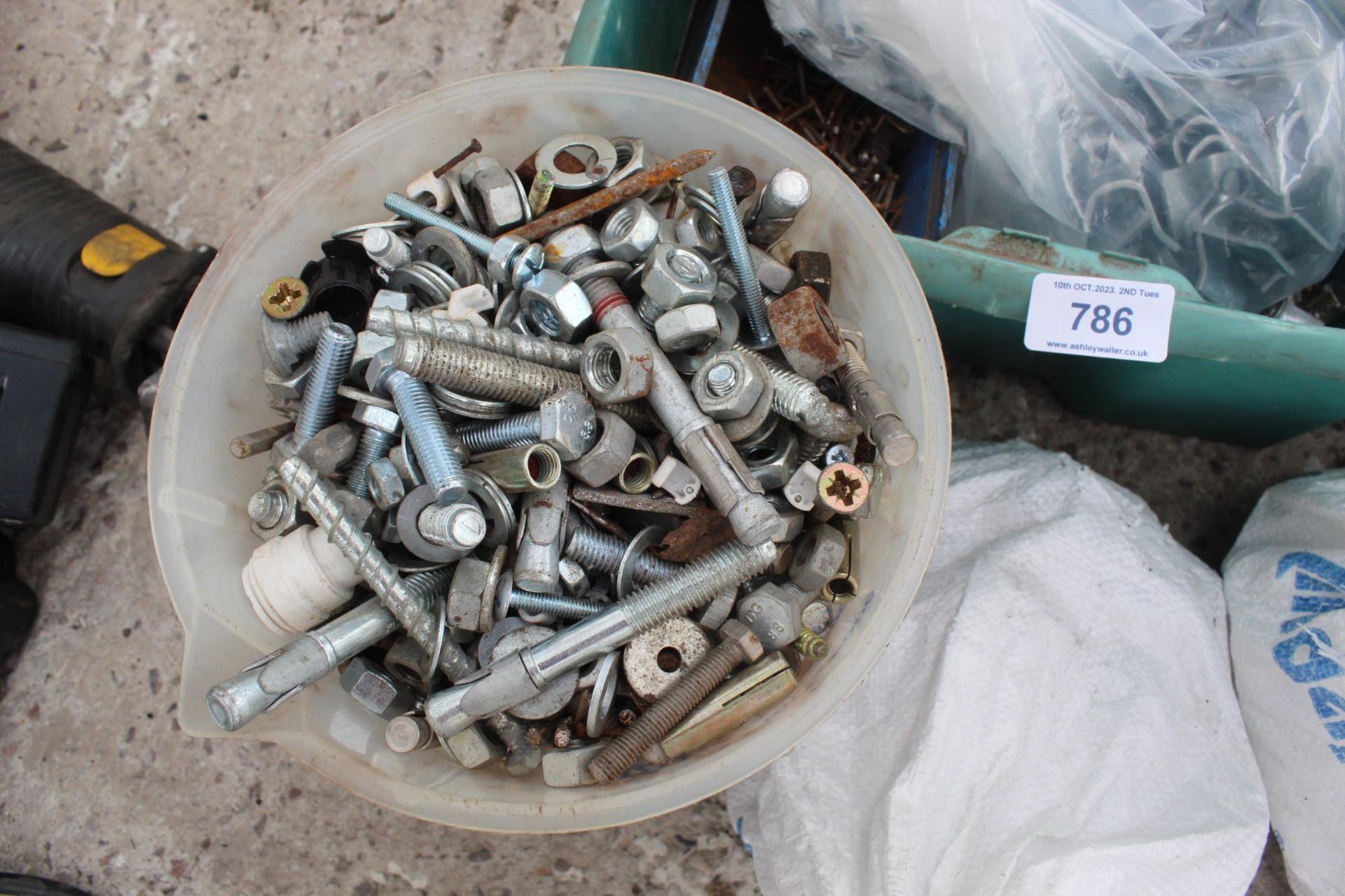 QUANTITY OF NUTS, BOLTS, SCREWS AND NAILS NO VAT - Image 3 of 5