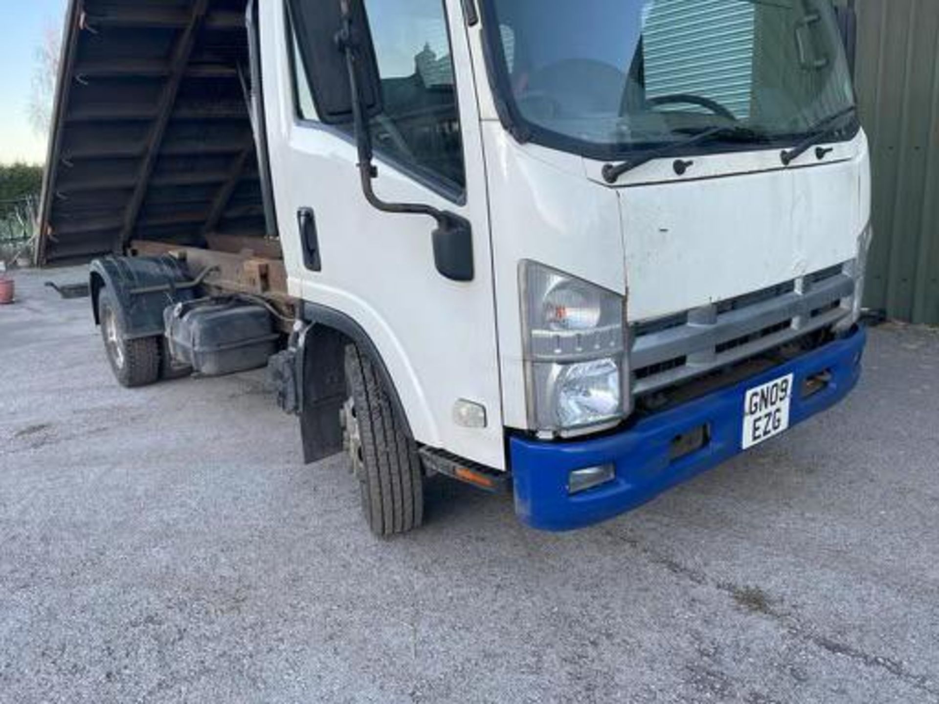 IZUZU NPR-7 TIPPER LORRY GN09 EZG 329991 MILES MOT TILL 31.10.2023 GOOD RUNNER HARDLY USED SINCE - Image 10 of 12