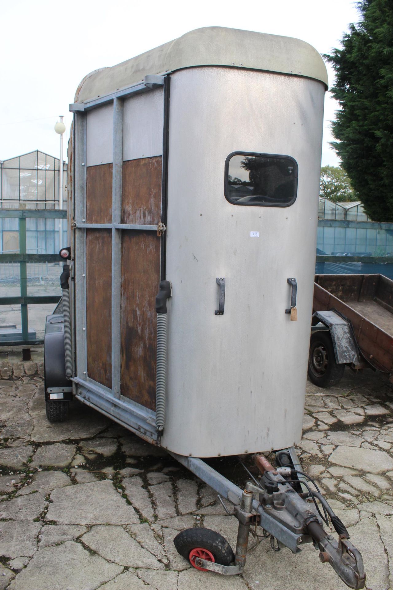 IFOR WILLIAMS HUNTER HORSE TRAILER THE FLOOR NEEDS ATTENTION NO VAT - Image 2 of 3