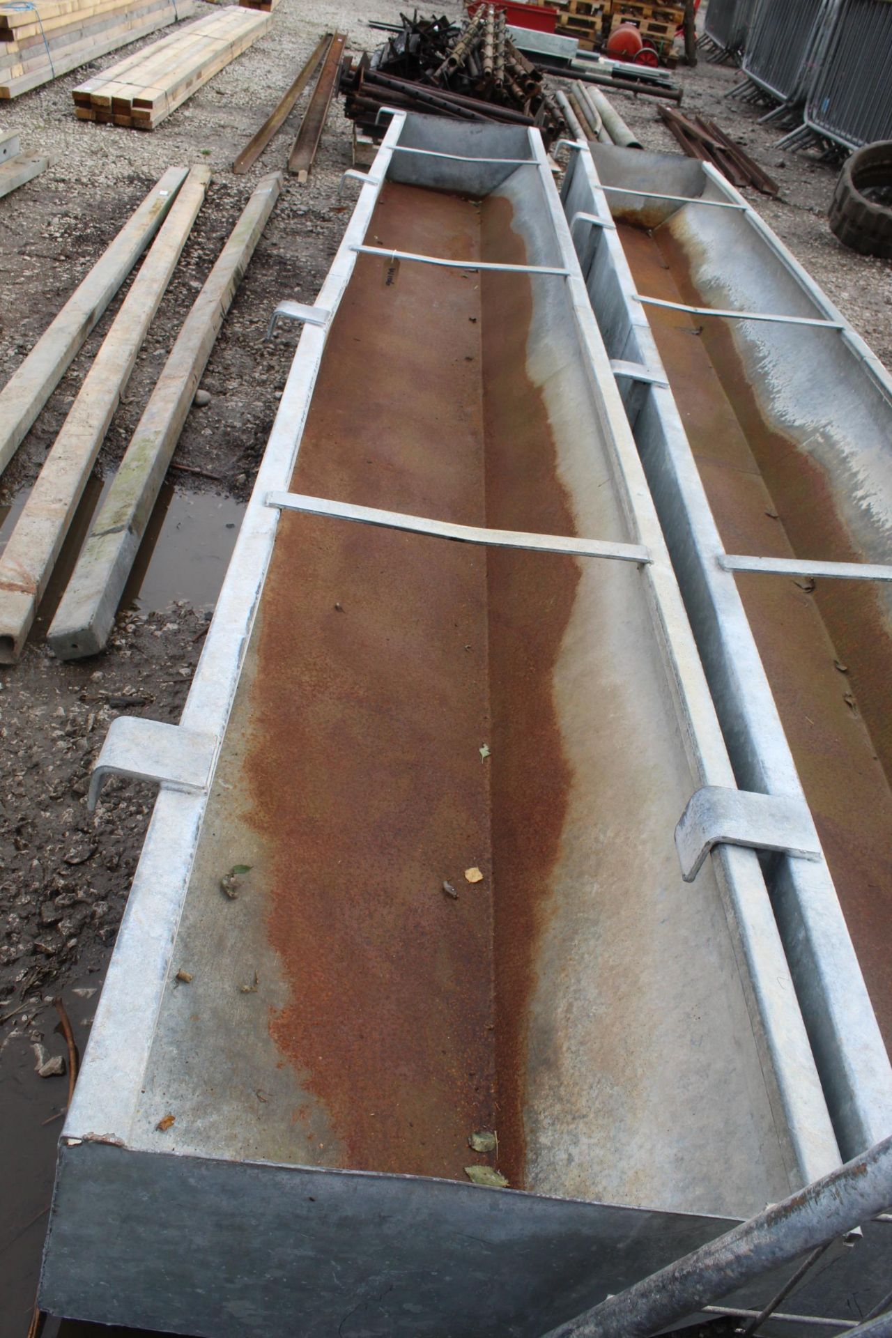 15'HANG ON CATTLE TROUGH + VAT - Image 2 of 2