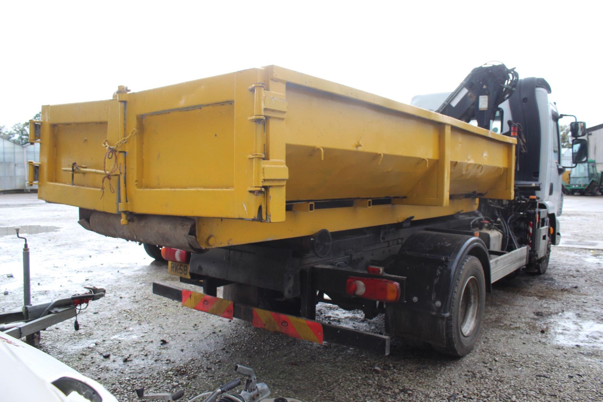 2009 DAF LF DIESEL MANUAL DROP SIDE LORRY WITH HIAB HOOK LOADER RK58REU 189020 MILES 7500KG HIAB - Image 2 of 9