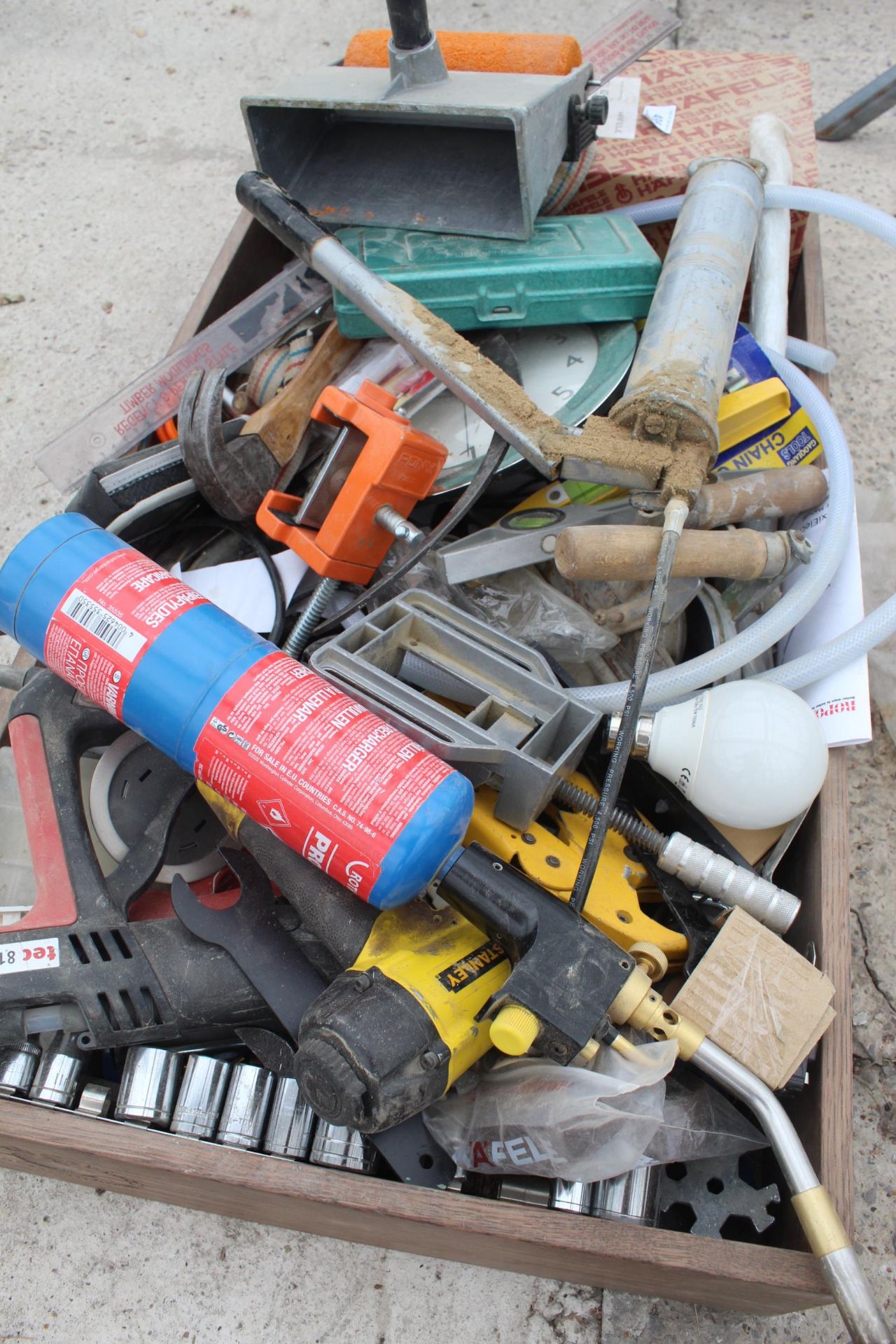 MIXED LOT OF TOOLS ETC. NO VAT - Image 2 of 2