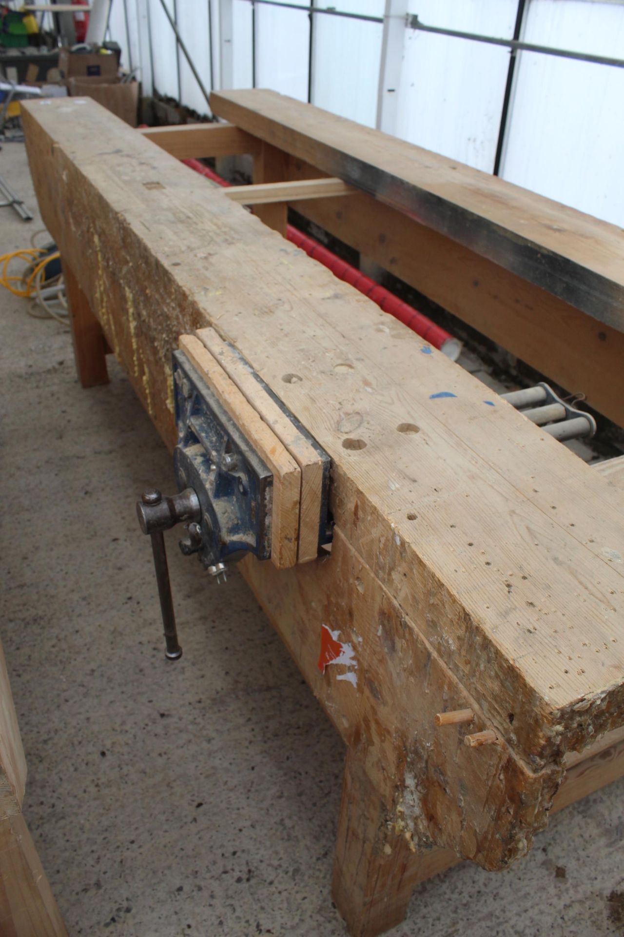 JOINER BENCH WITH VICE NO VAT - Image 2 of 2