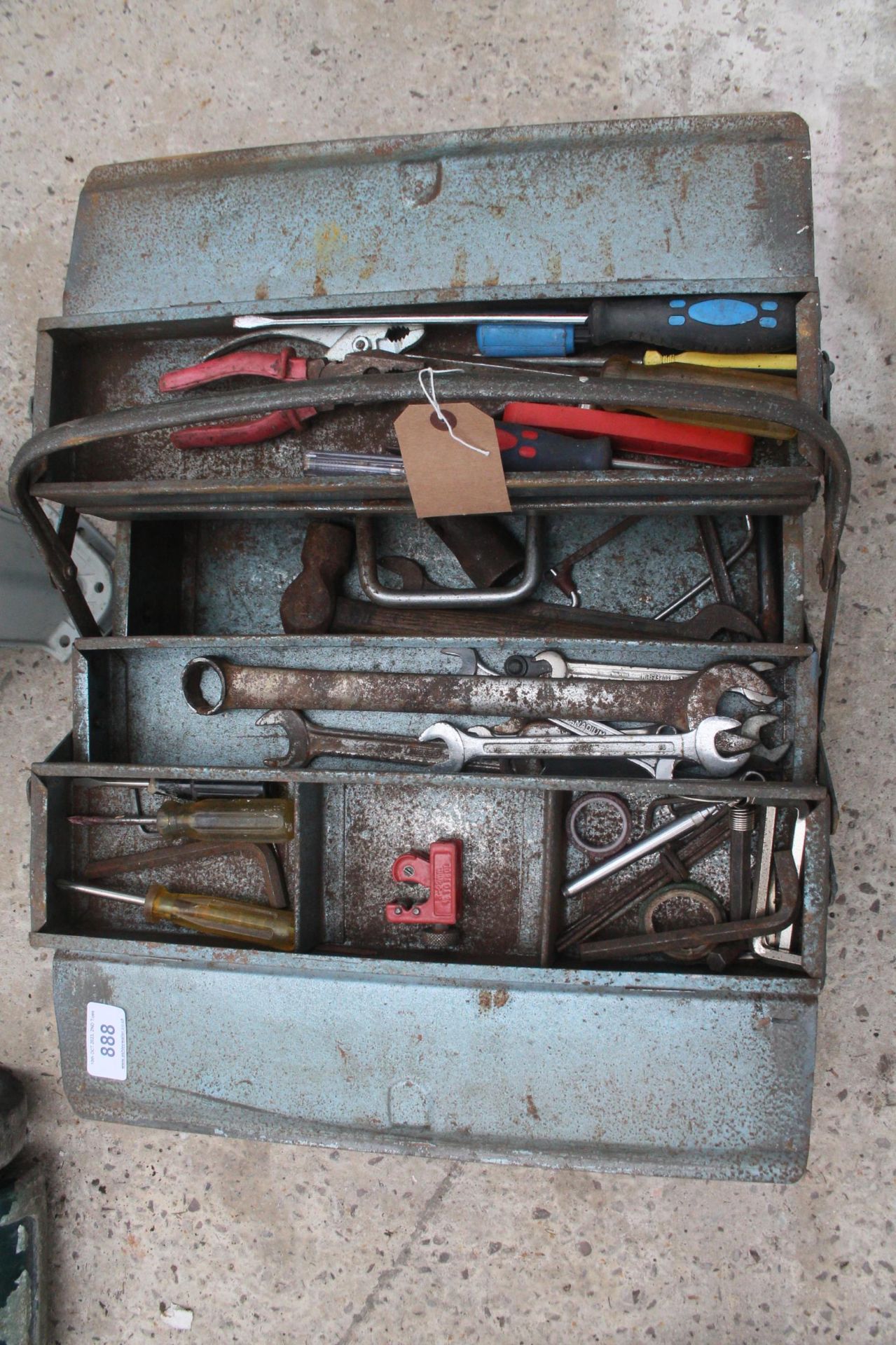 CANTILEVER TOOL BOX NO VAT