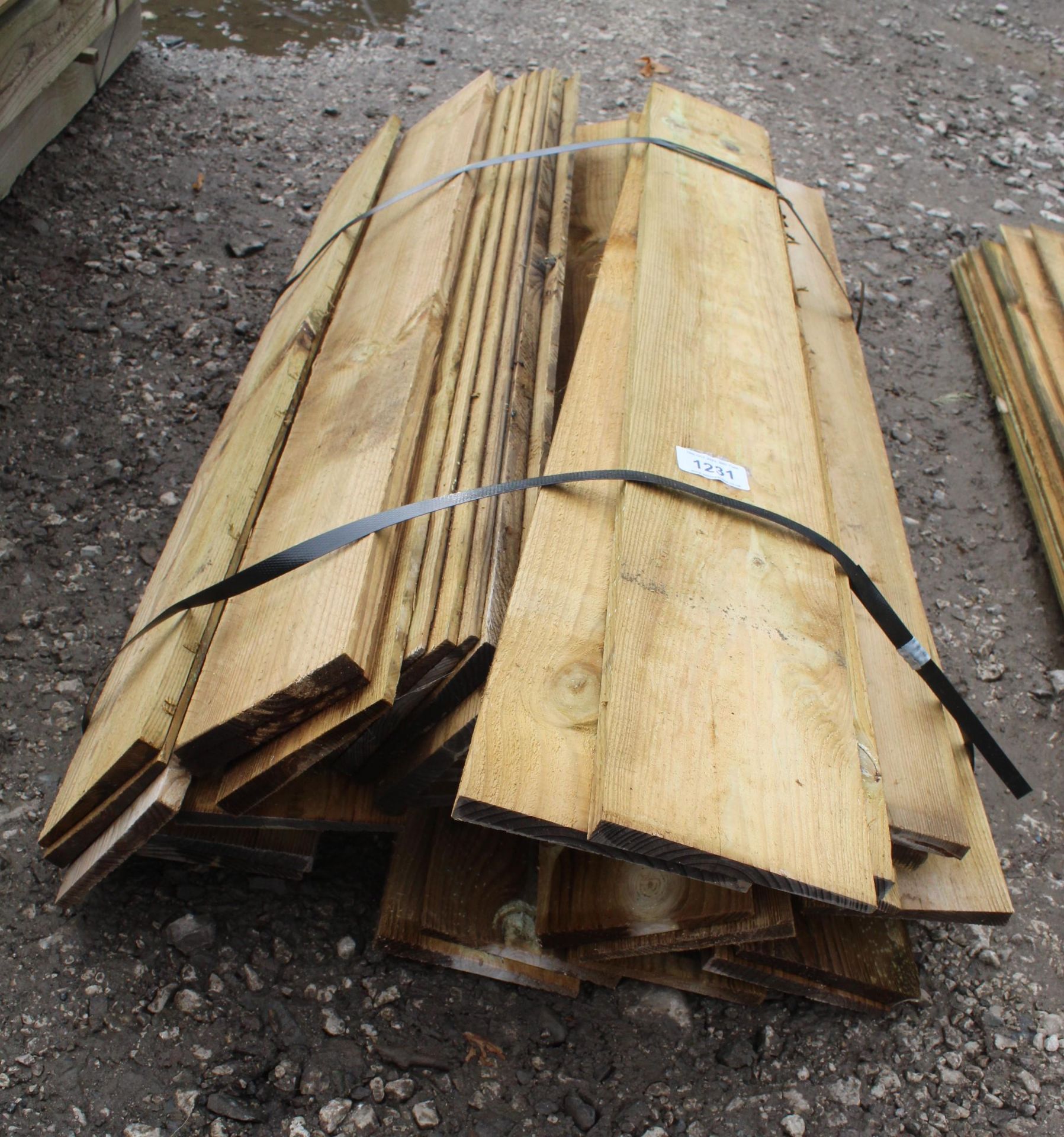 APPROX. 30 FEATHER EDGE BOARDS 41" + VAT